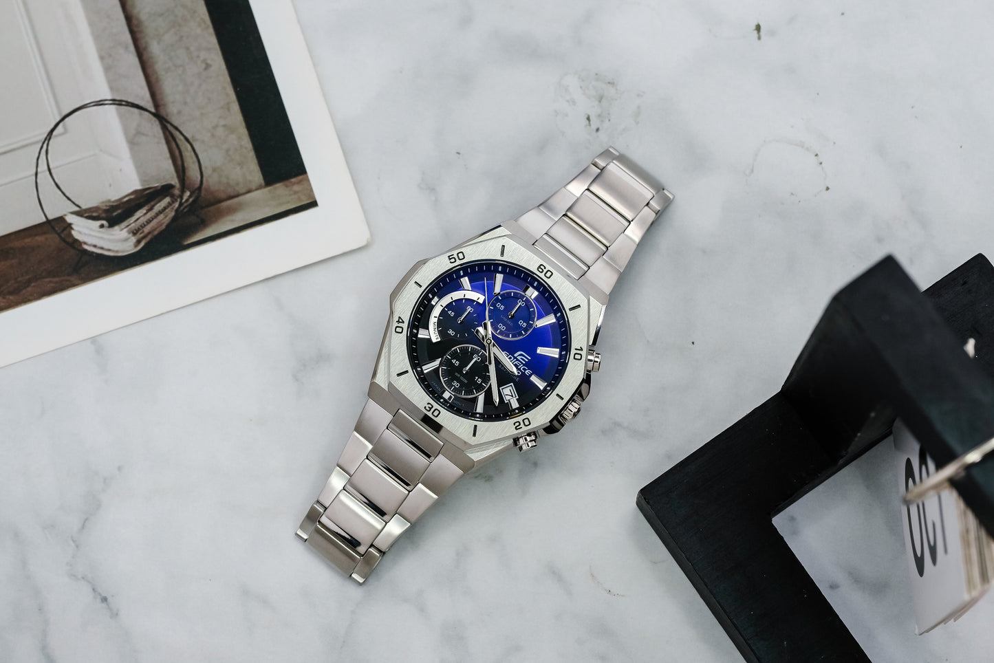 Casio Watch:Standard chronograph watch EFB-680D-2AV