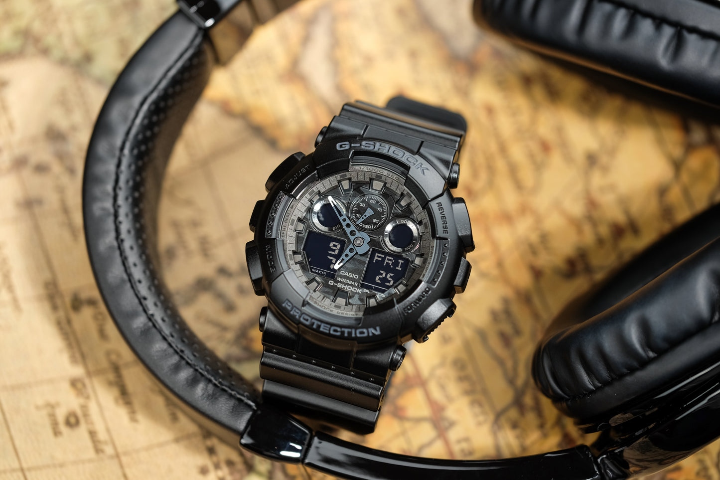 Casuo Watch:ANALOG-DIGITAL GA-100 SERIES GA-100CF-1A