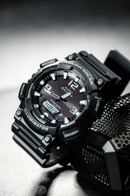 Casio Watch:STANDARD AQ-S810W-1AV