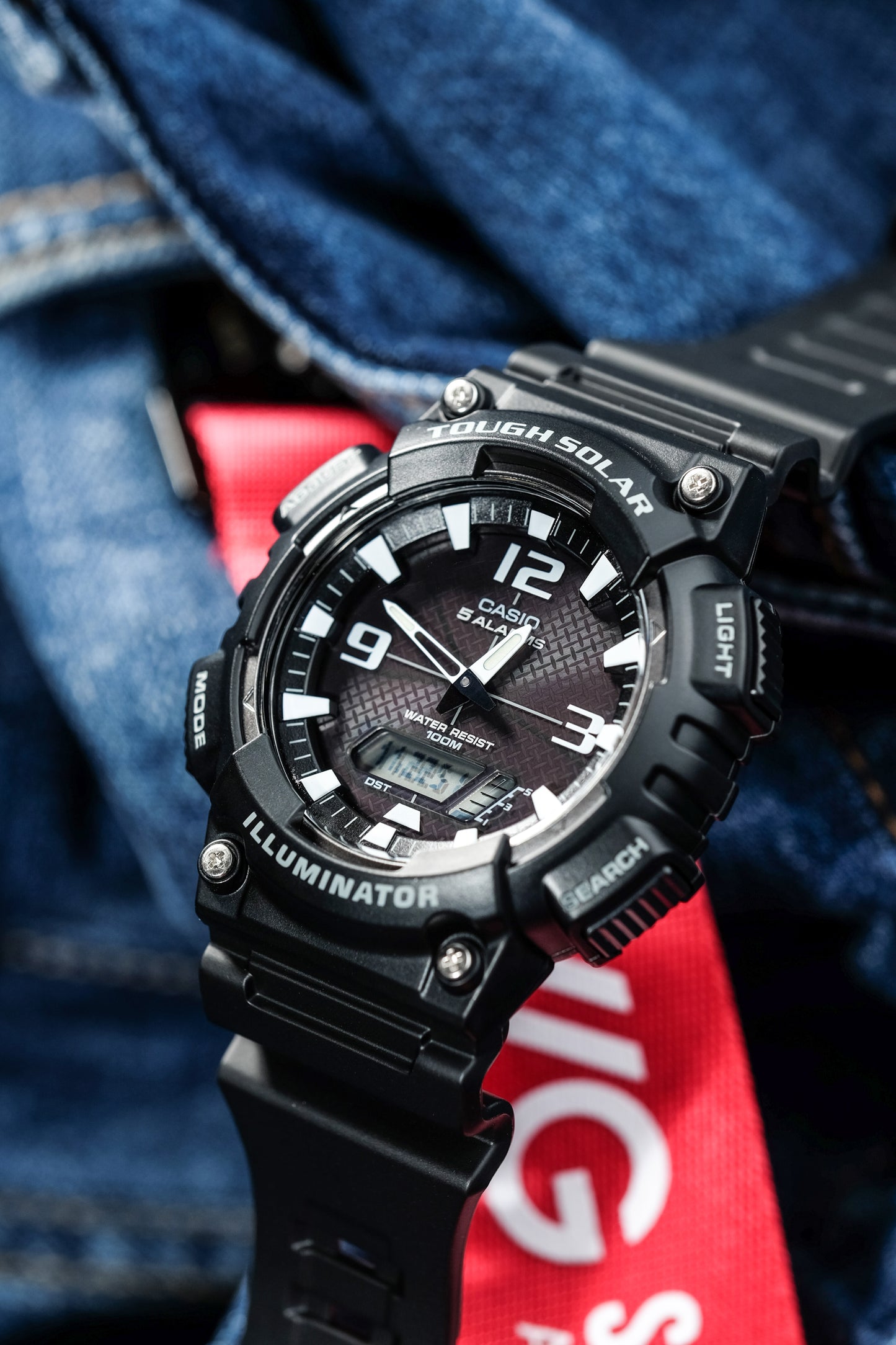 Casio Watch:STANDARD AQ-S810W-1AV
