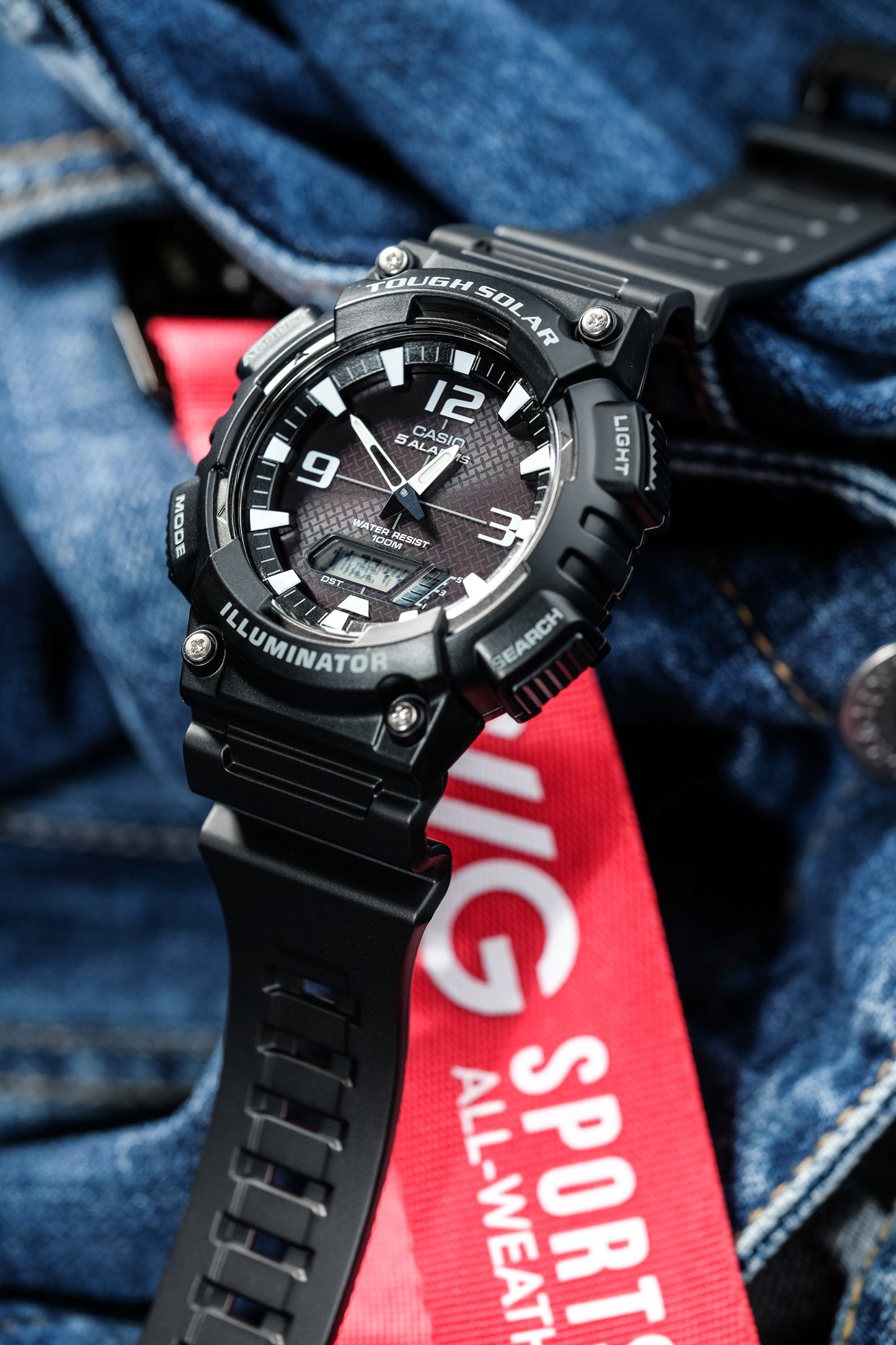 Casio Watch:STANDARD AQ-S810W-1AV