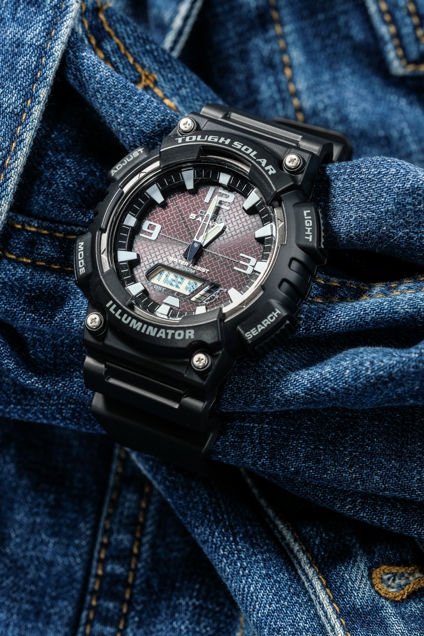 Casio Watch:STANDARD AQ-S810W-1AV