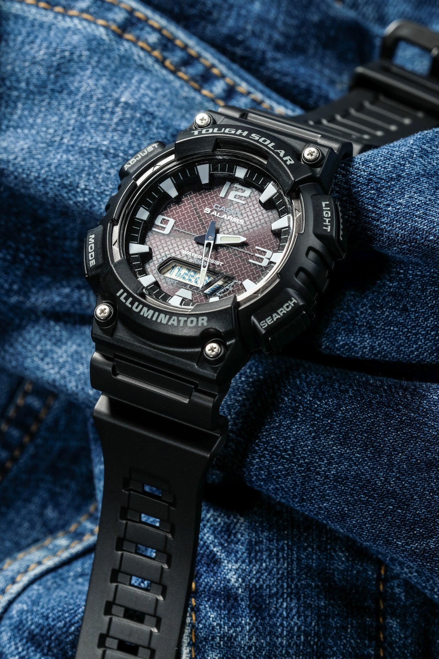 Casio Watch:STANDARD AQ-S810W-1AV