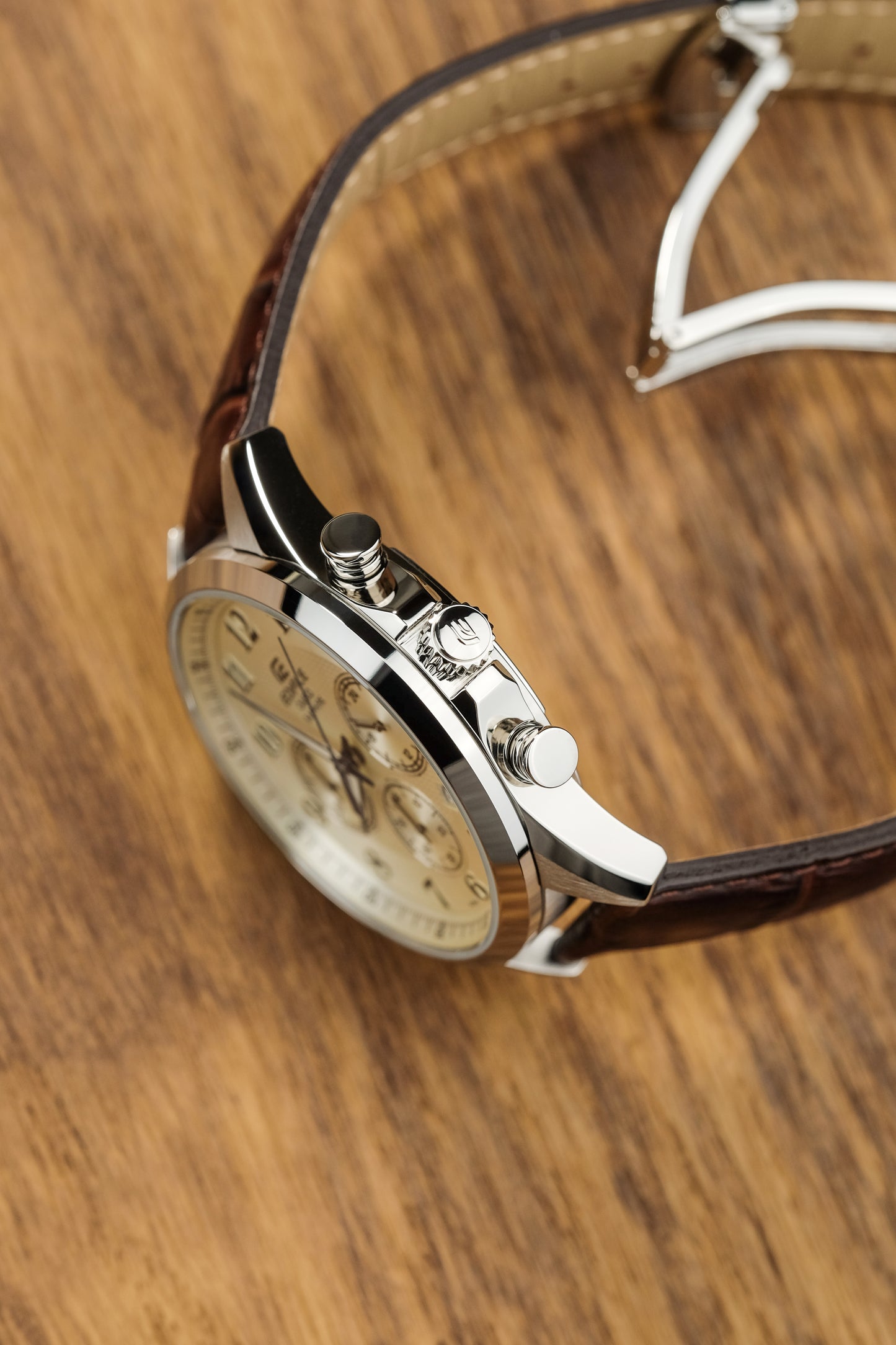 Casio Watch:Standard chronograph watch EFB-650L-7AV