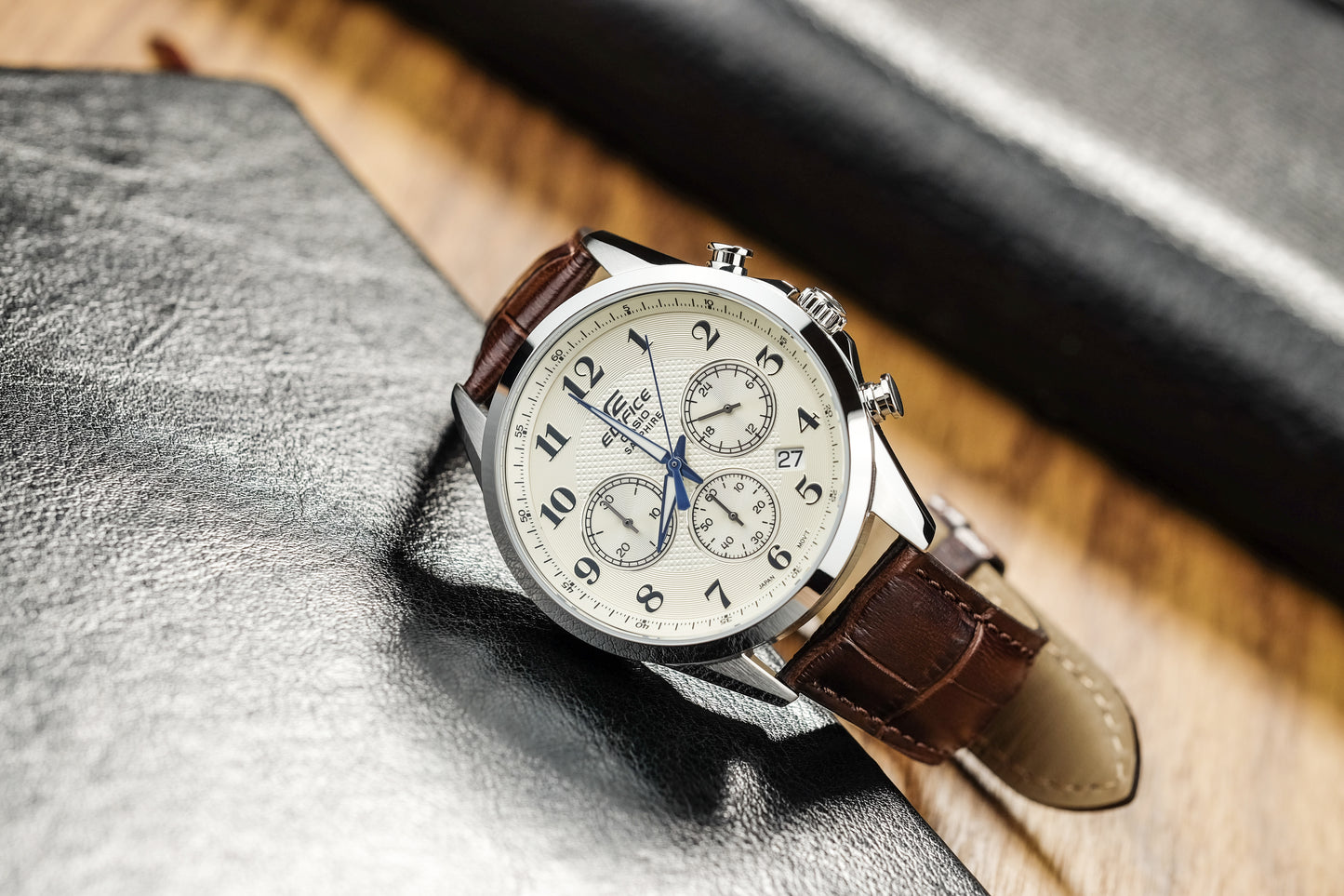 Casio Watch:Standard chronograph watch EFB-650L-7AV