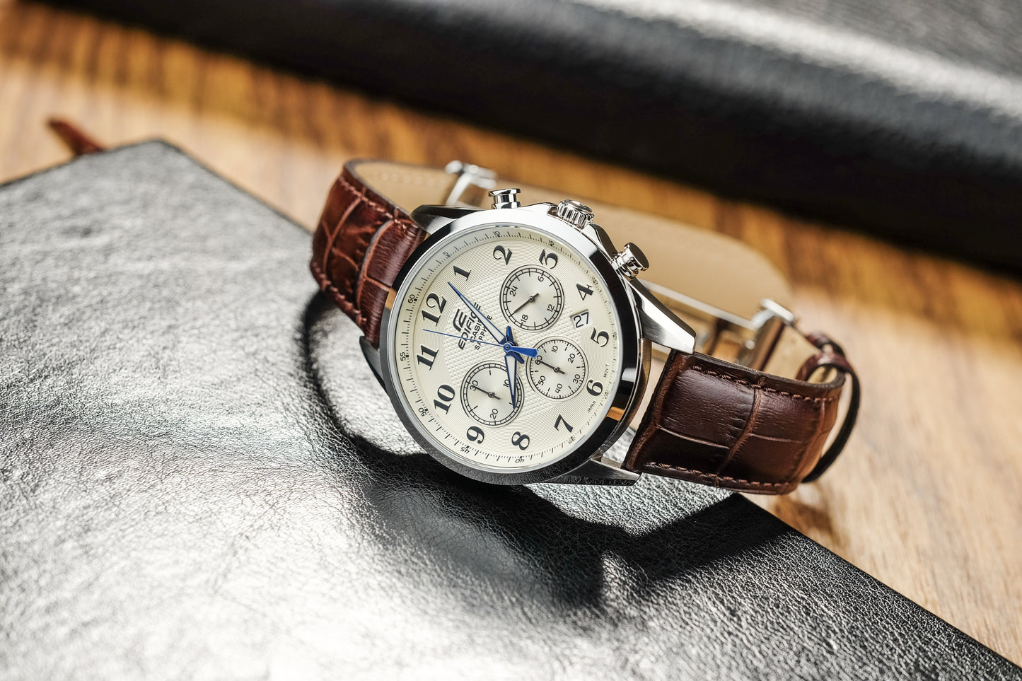 Casio Watch:Standard chronograph watch EFB-650L-7AV
