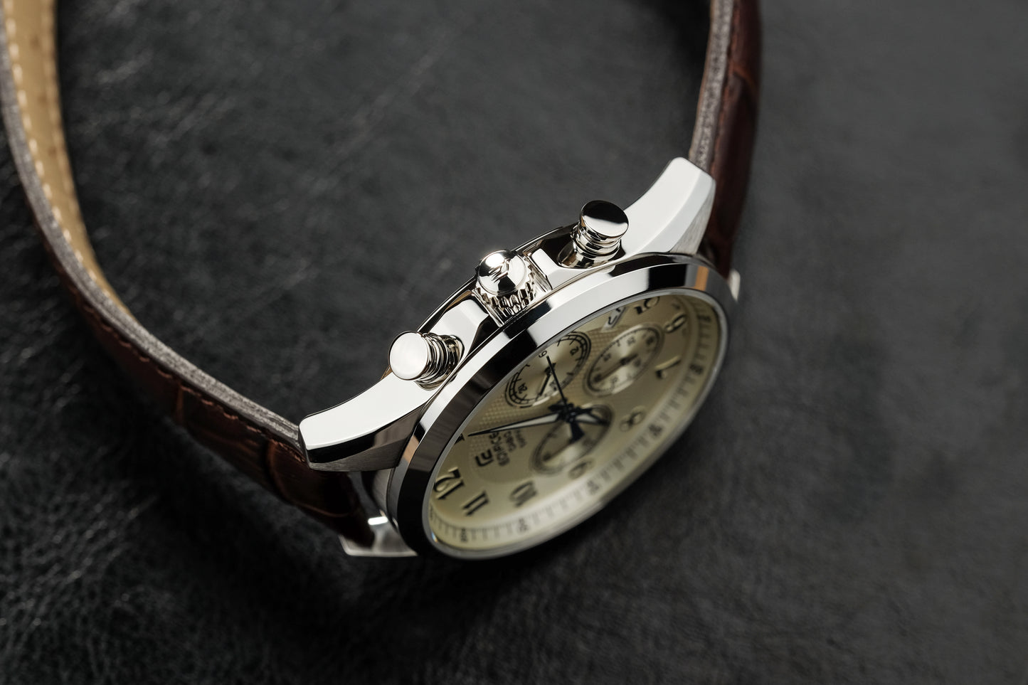 Casio Watch:Standard chronograph watch EFB-650L-7AV