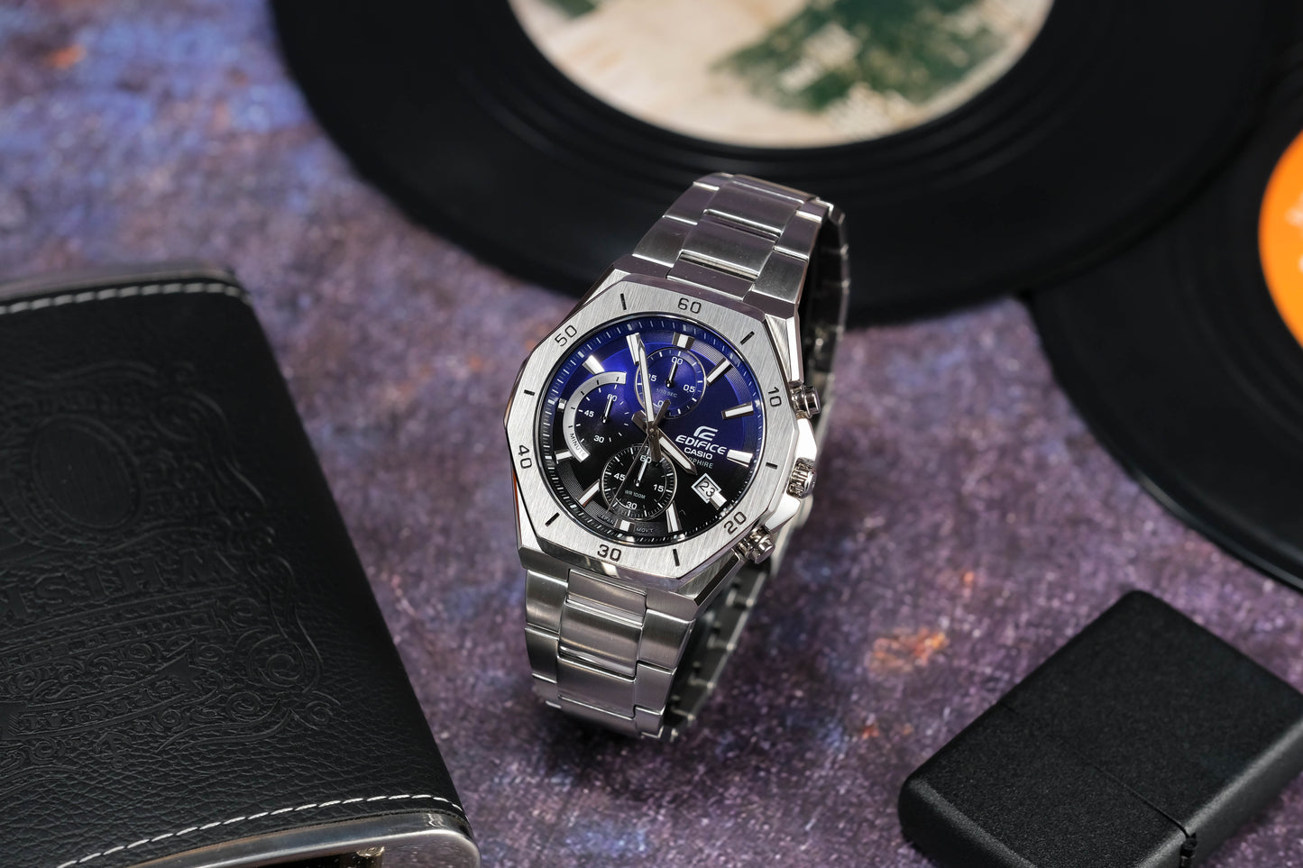 Casio Watch:Standard chronograph watch EFB-680D-2AV
