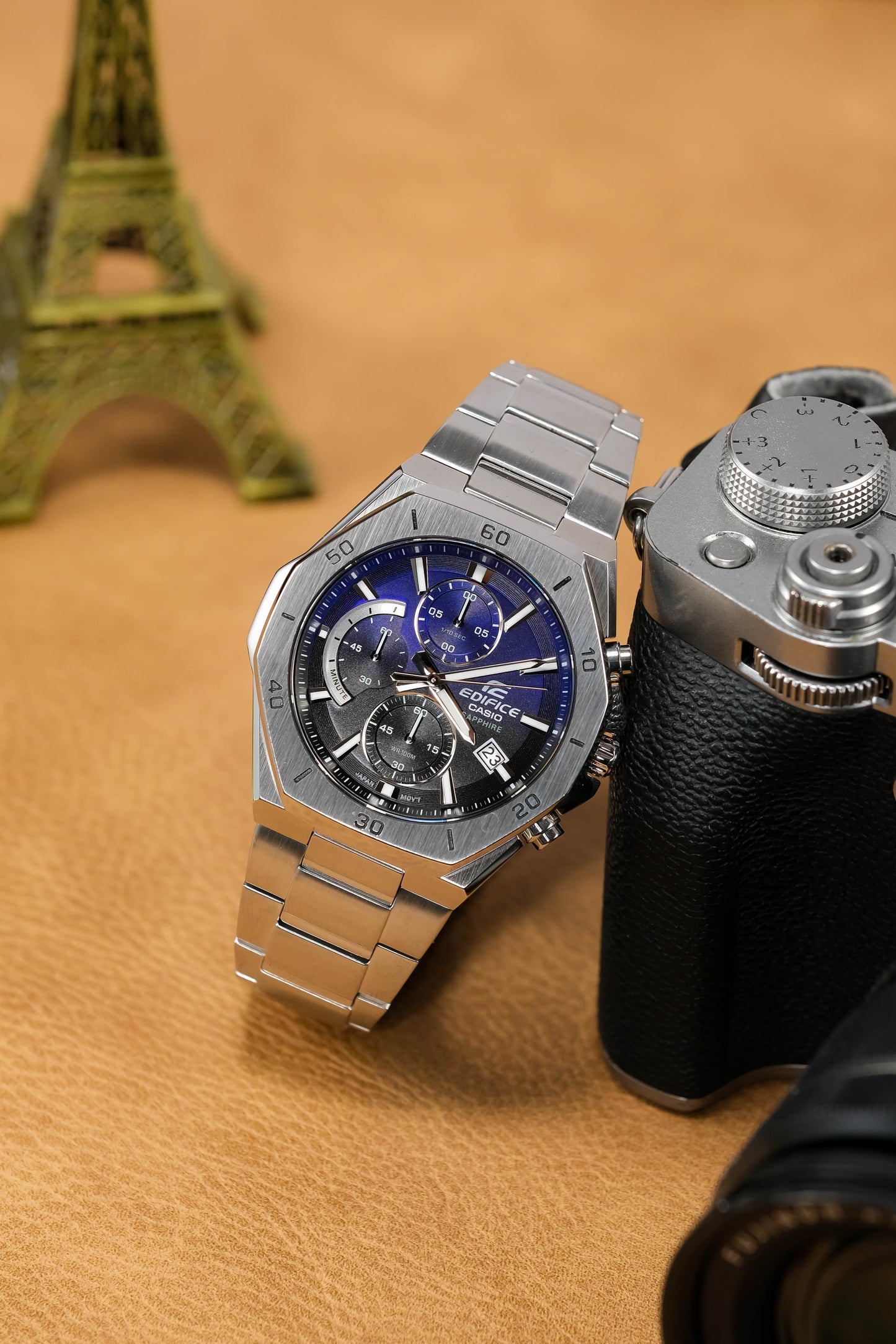 Casio Watch:Standard chronograph watch EFB-680D-2AV
