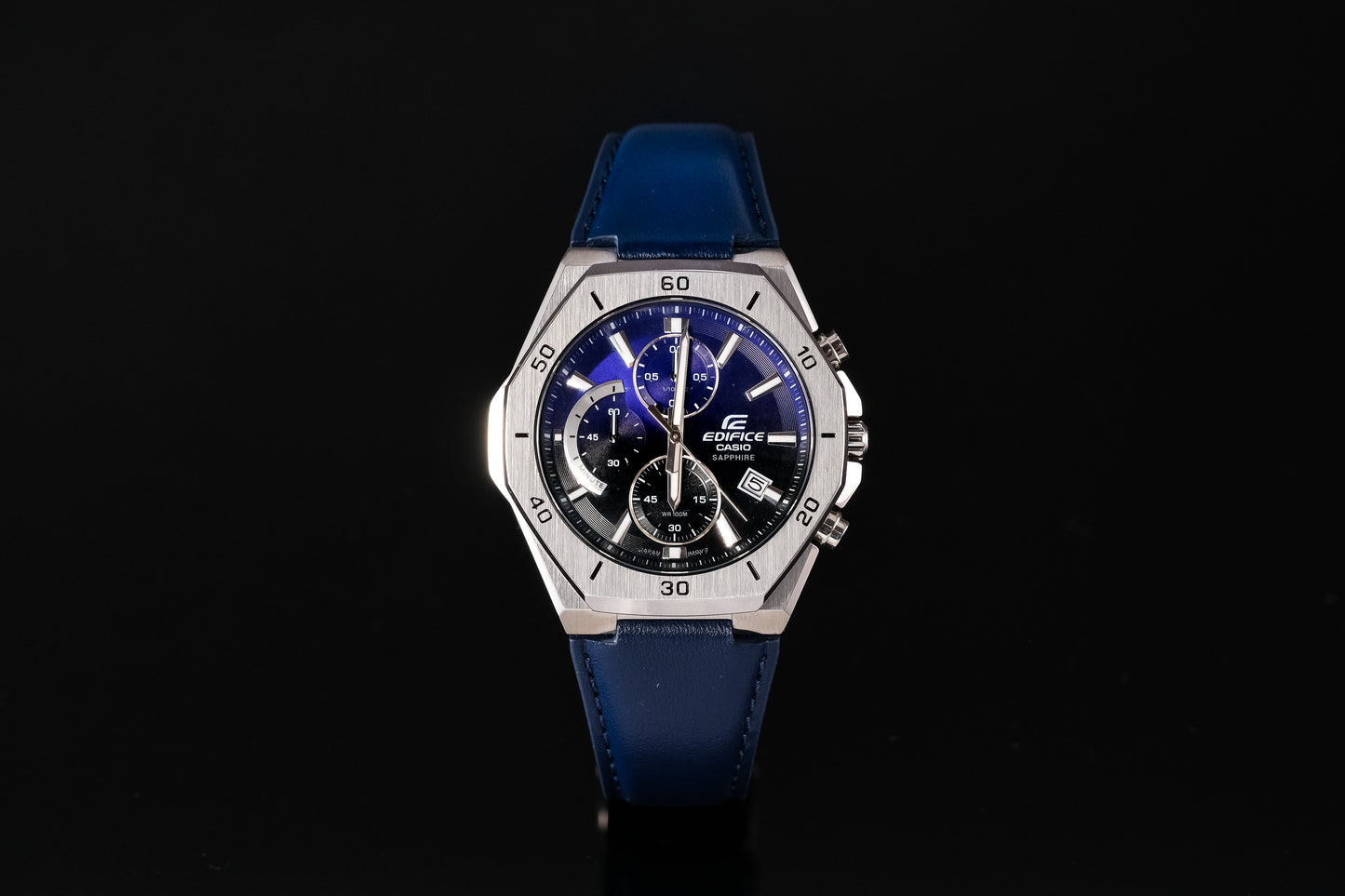Montre Casio : Montre chronographe standard EFB-680L-2AV