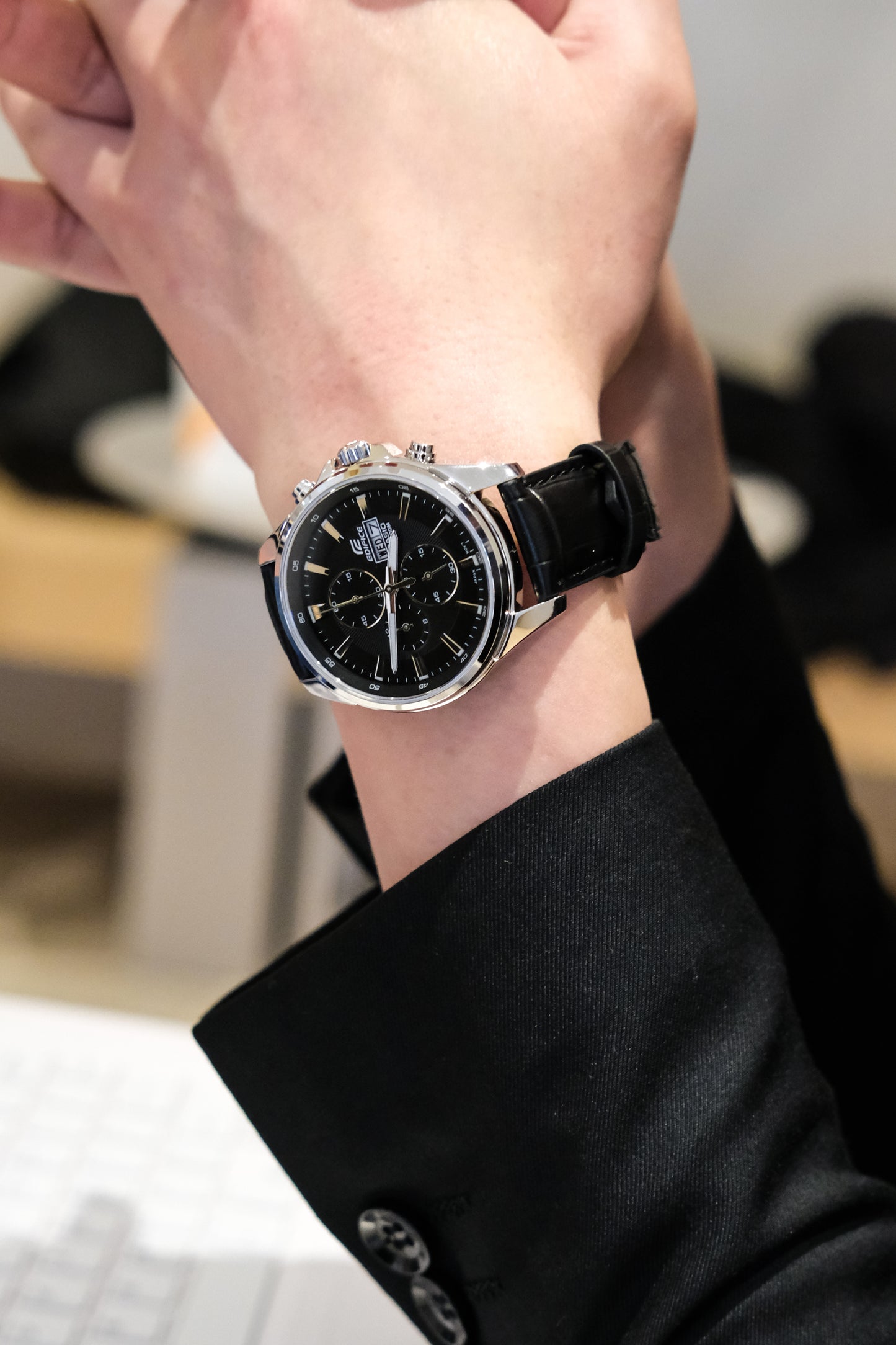 Casio Watch:Standard chronograph watch EFB-509L-1AV