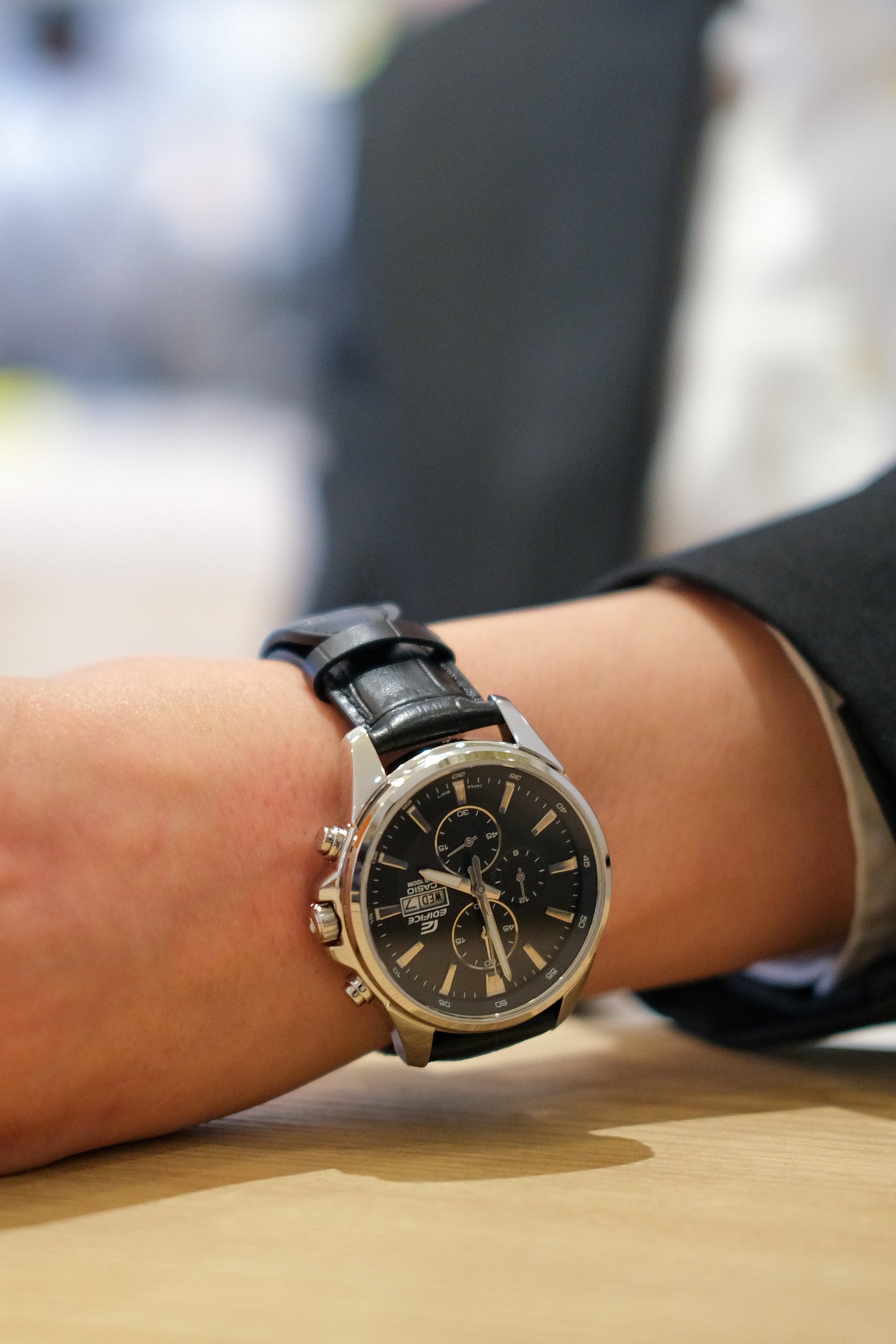 Casio Watch:Standard chronograph watch EFB-509L-1AV