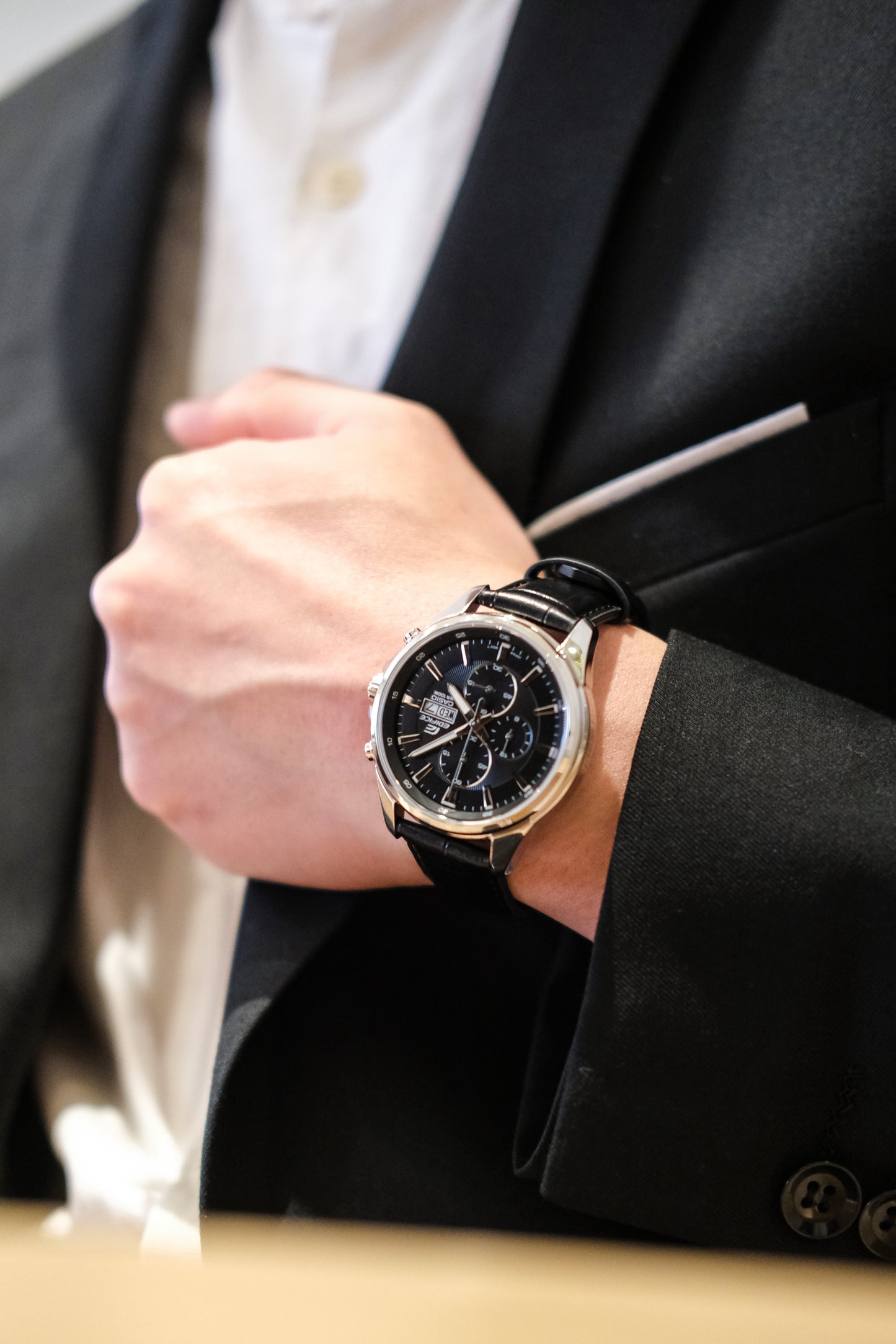 Casio Watch:Standard chronograph watch EFB-509L-1AV