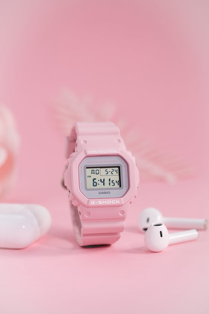 Casio Watch:liquid crystal 5600 series DW-5600SC-4