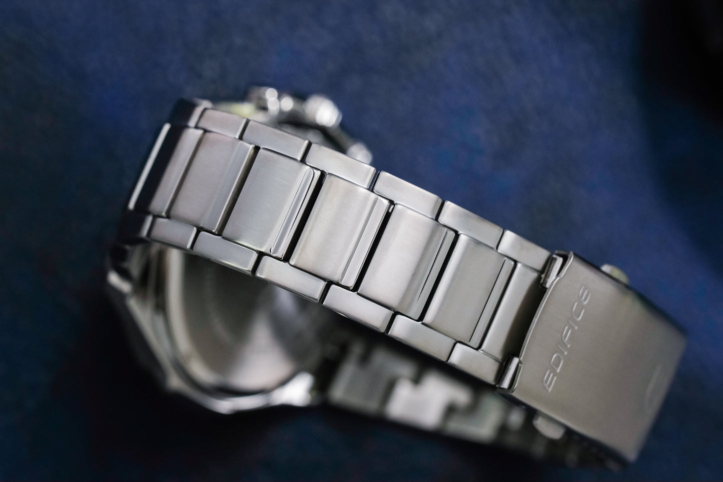 Casio Watch:Standard chronograph watch EFB-680D-2AV