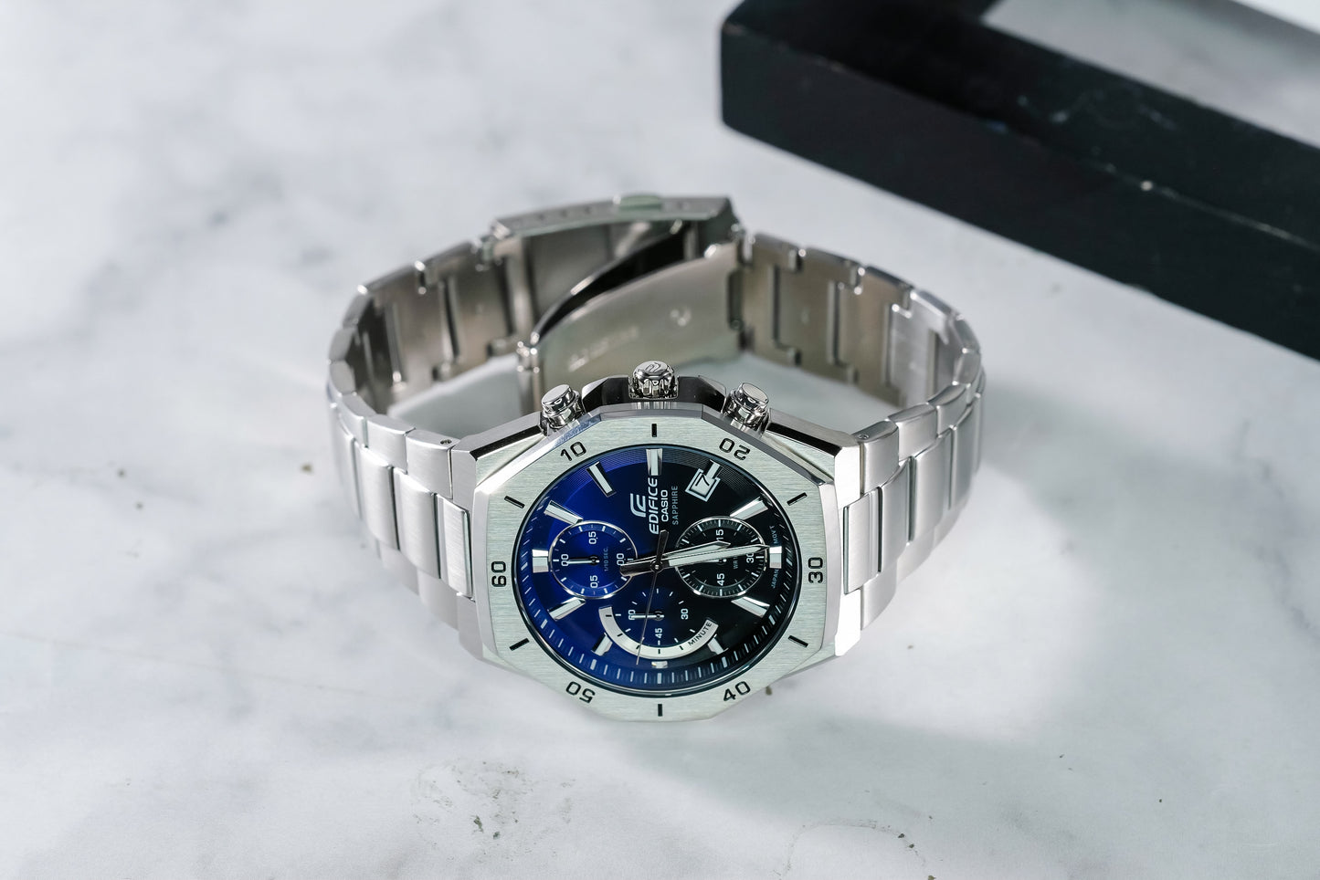 Casio Watch:Standard chronograph watch EFB-680D-2AV