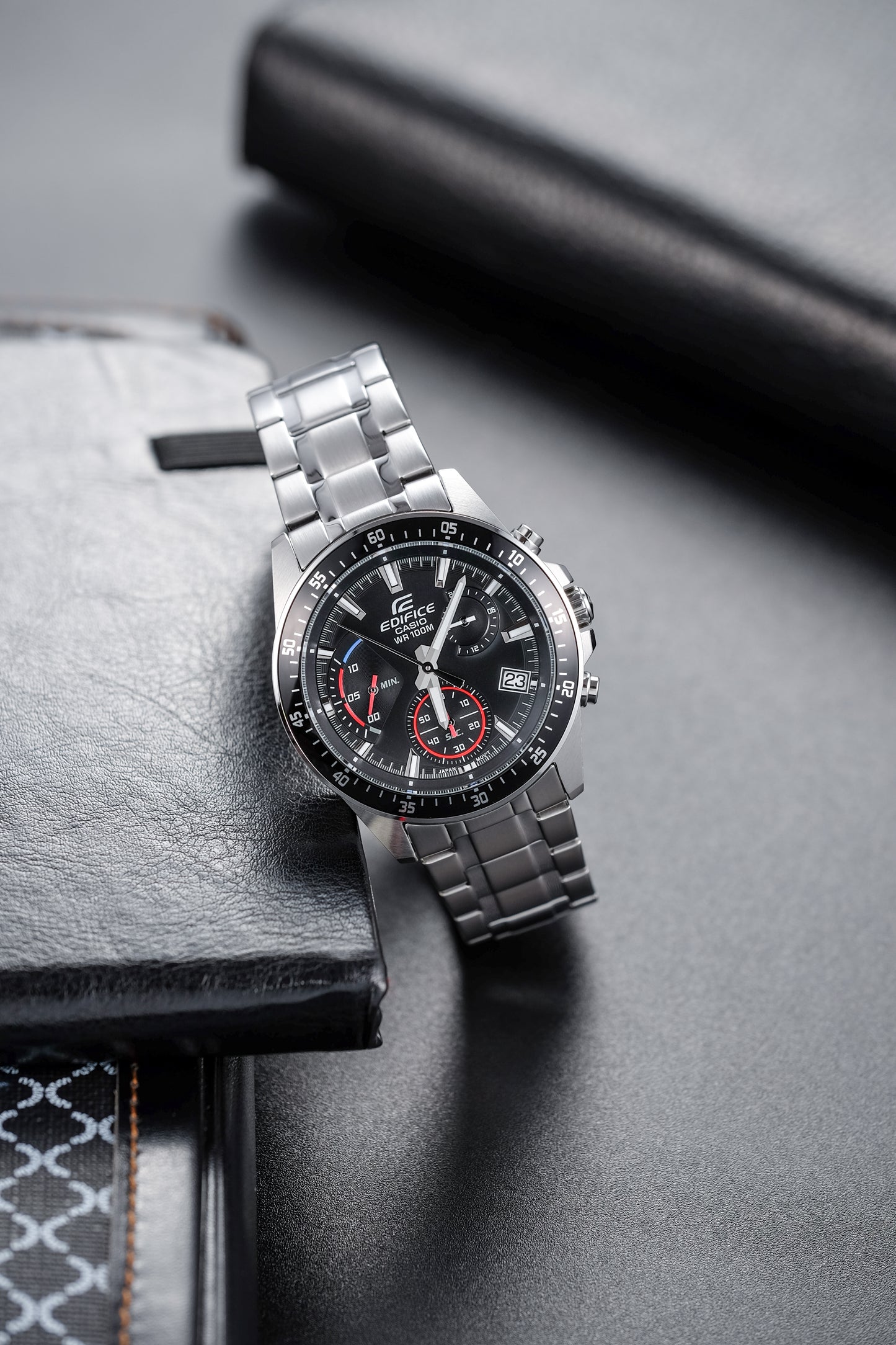 Montre Casio : Chronographe Standard EFV-540D-1AV