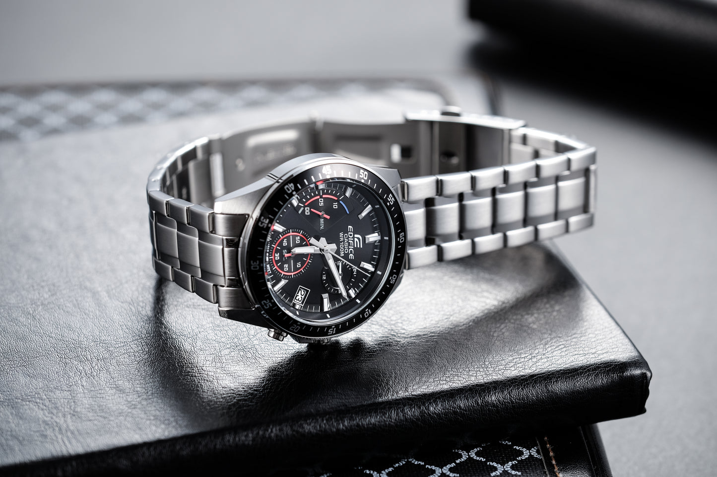 Montre Casio : Chronographe Standard EFV-540D-1AV