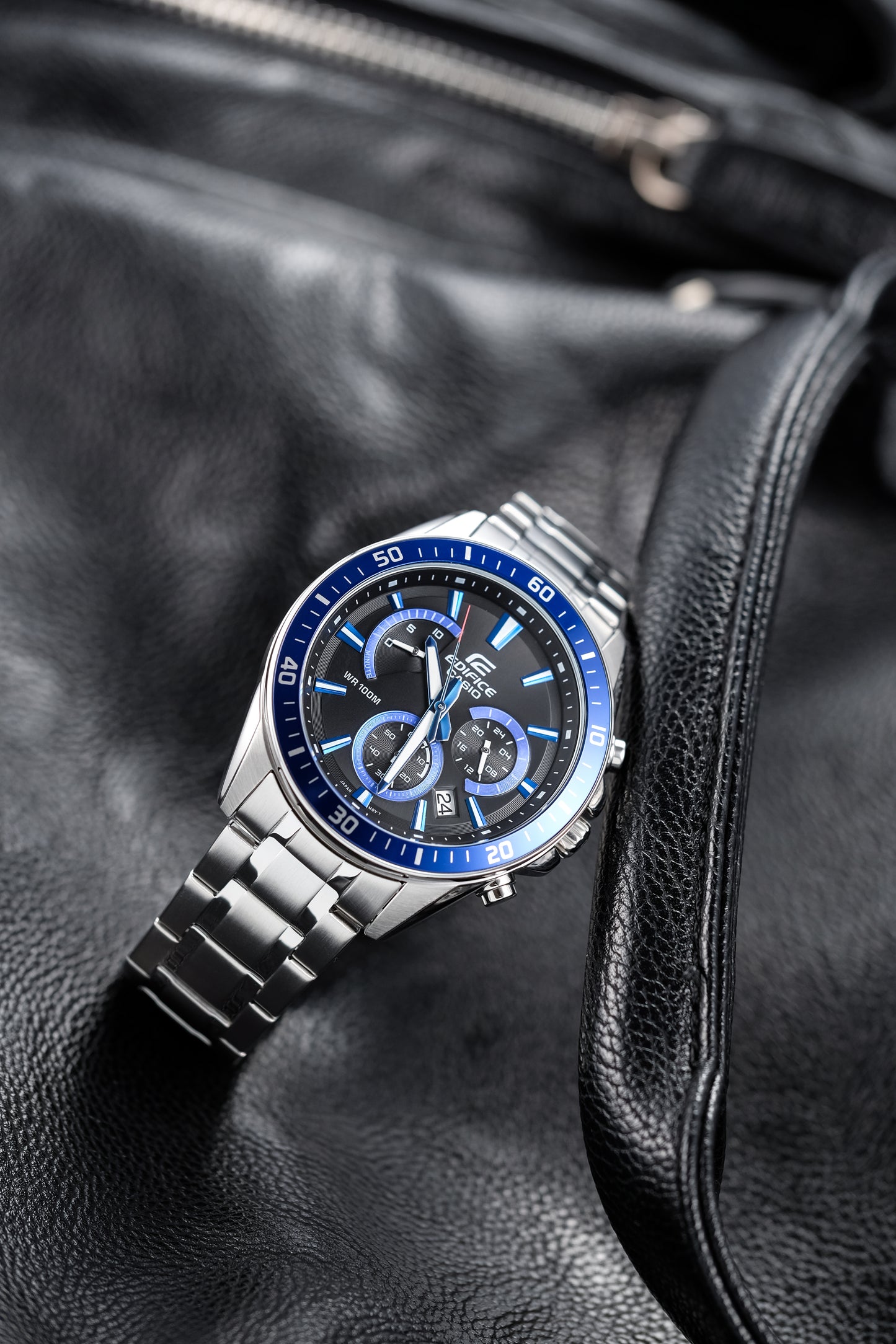 Casio Watch:Standard Chronograph EFR-552D-1A2V