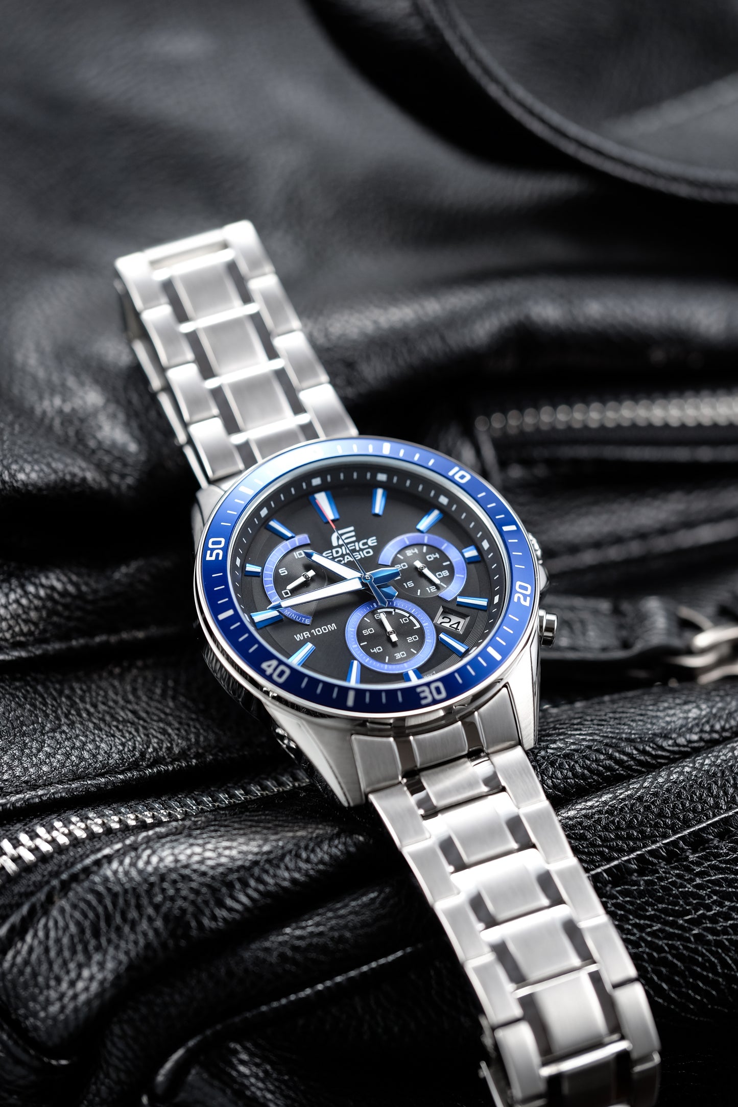 Casio Watch:Standard Chronograph EFR-552D-1A2V
