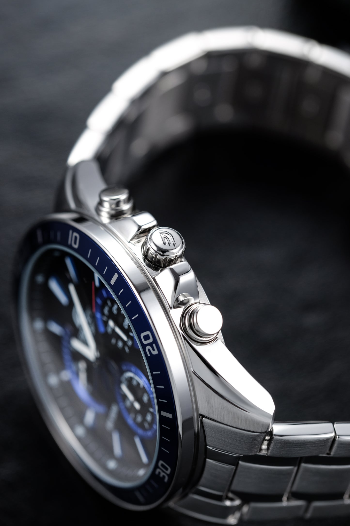 Casio Watch:Standard Chronograph EFR-552D-1A2V