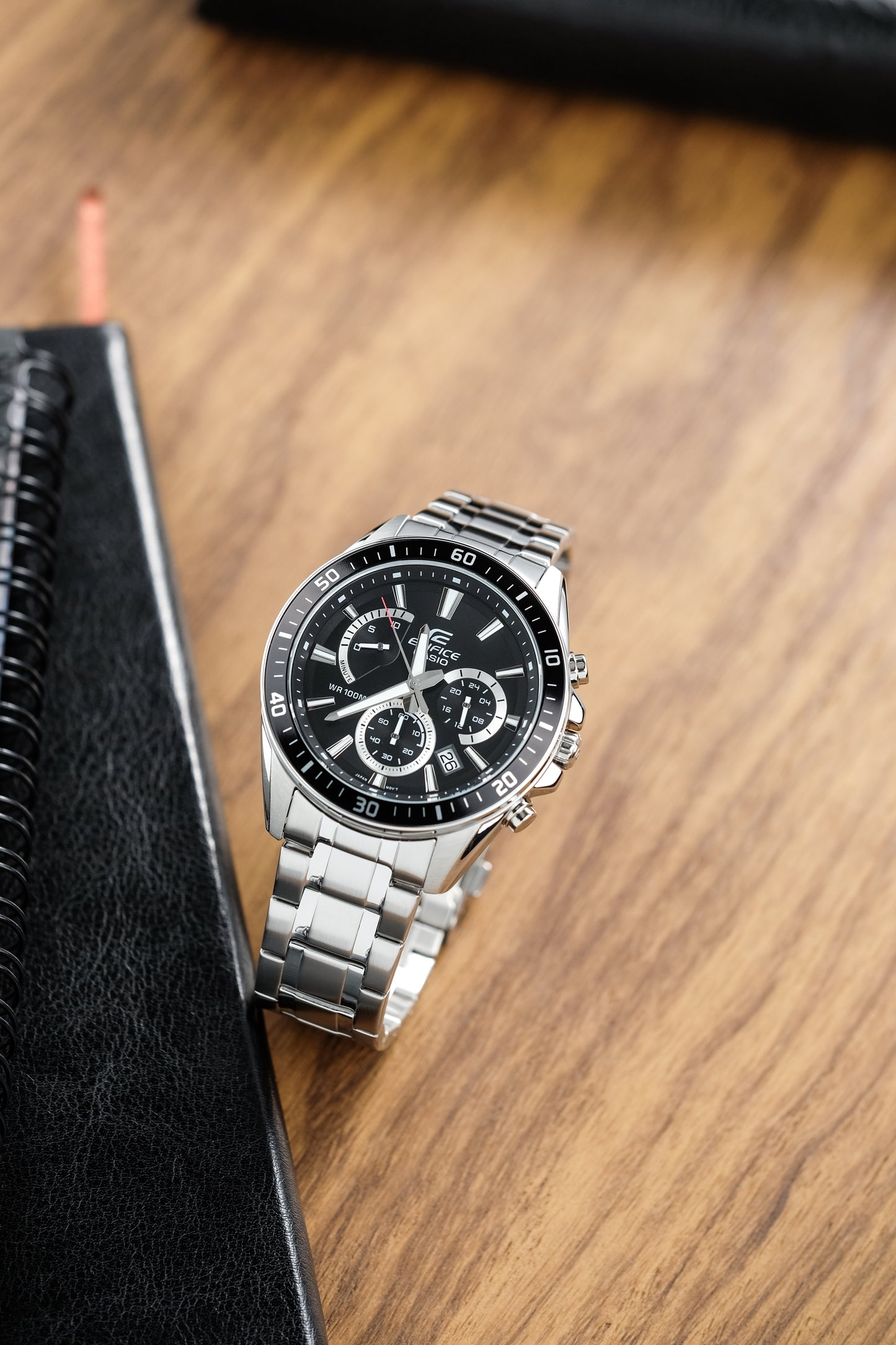 Casio Watch:Standard Chronograph EFR-552D-1AV