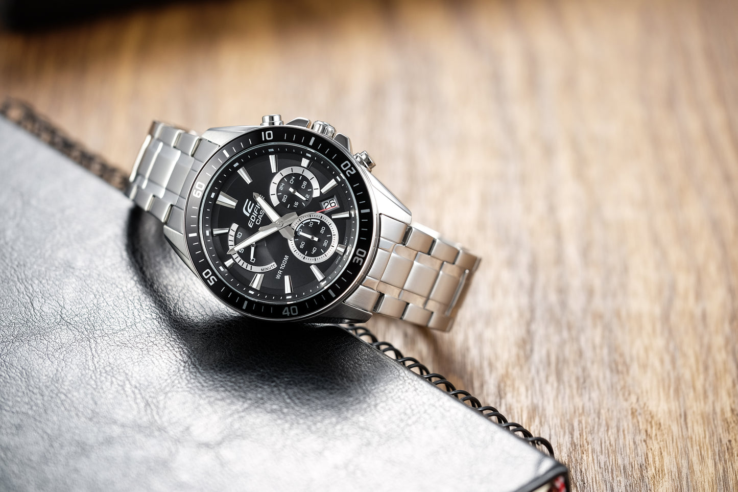 Casio Watch:Standard Chronograph EFR-552D-1AV