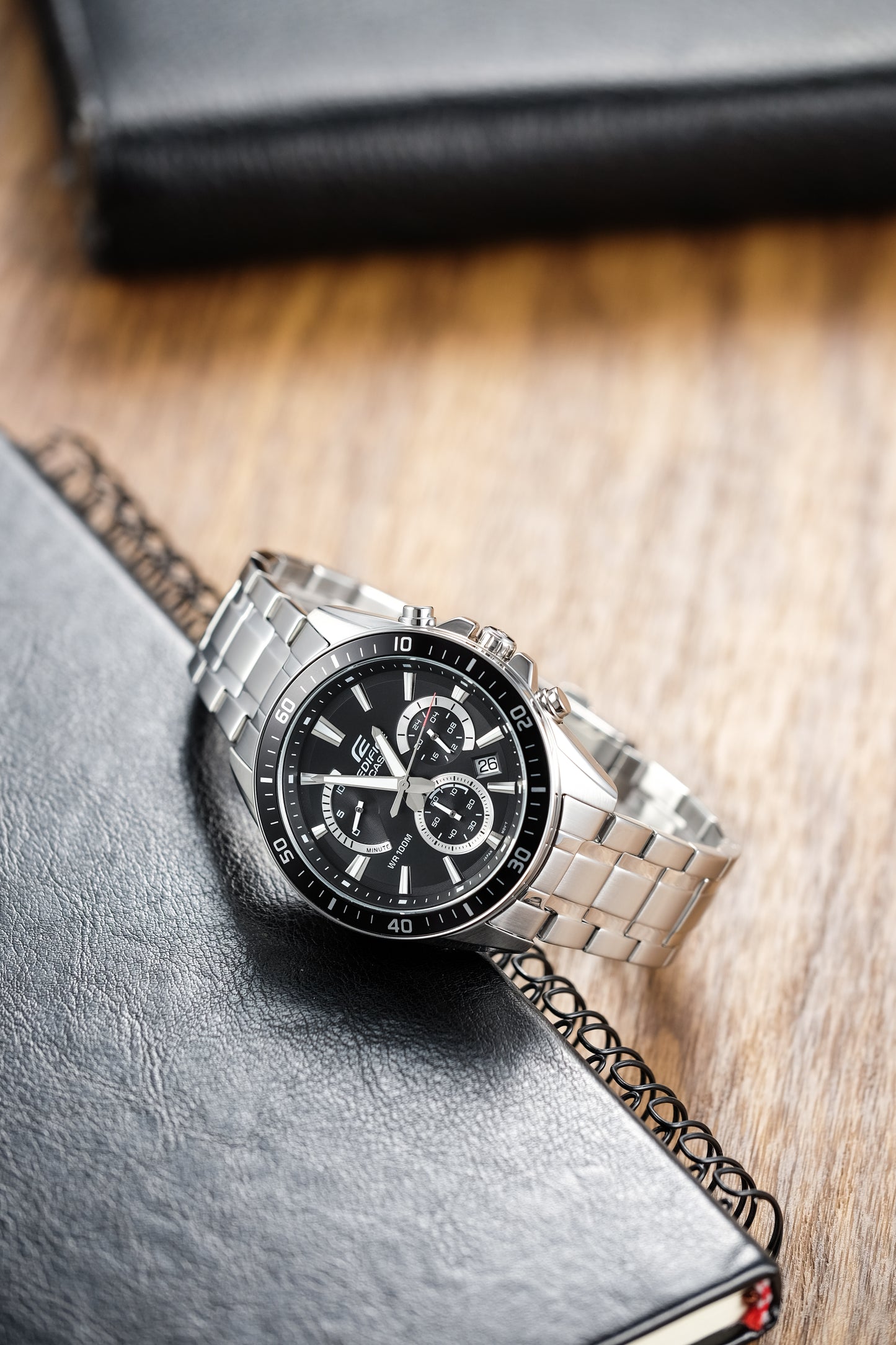 Casio Watch:Standard Chronograph EFR-552D-1AV