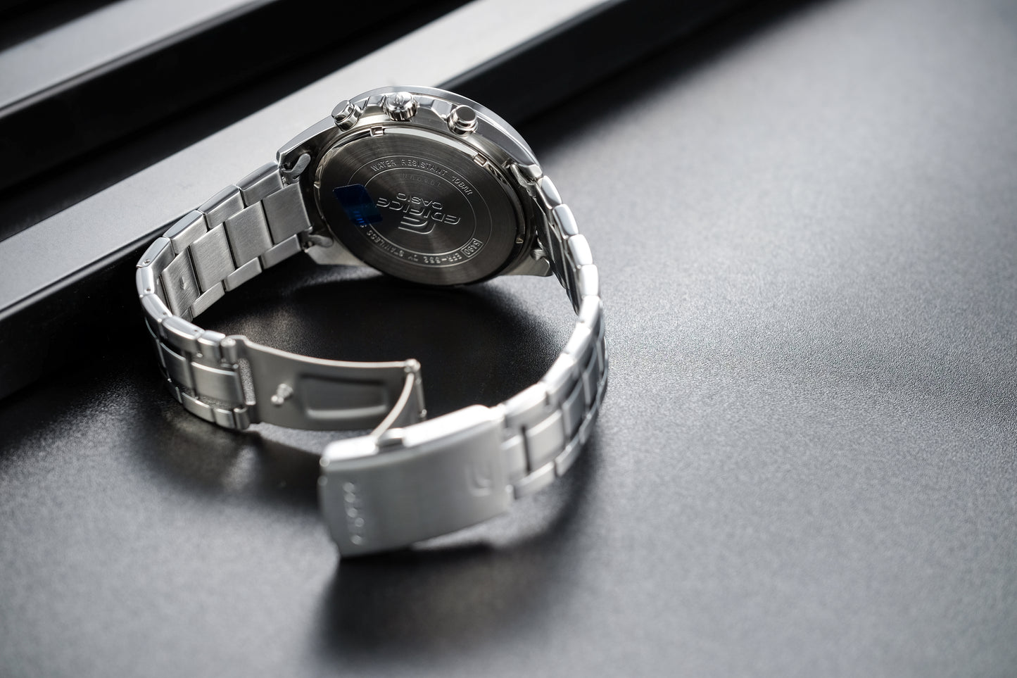 Casio Watch:Standard Chronograph EFR-552D-1AV