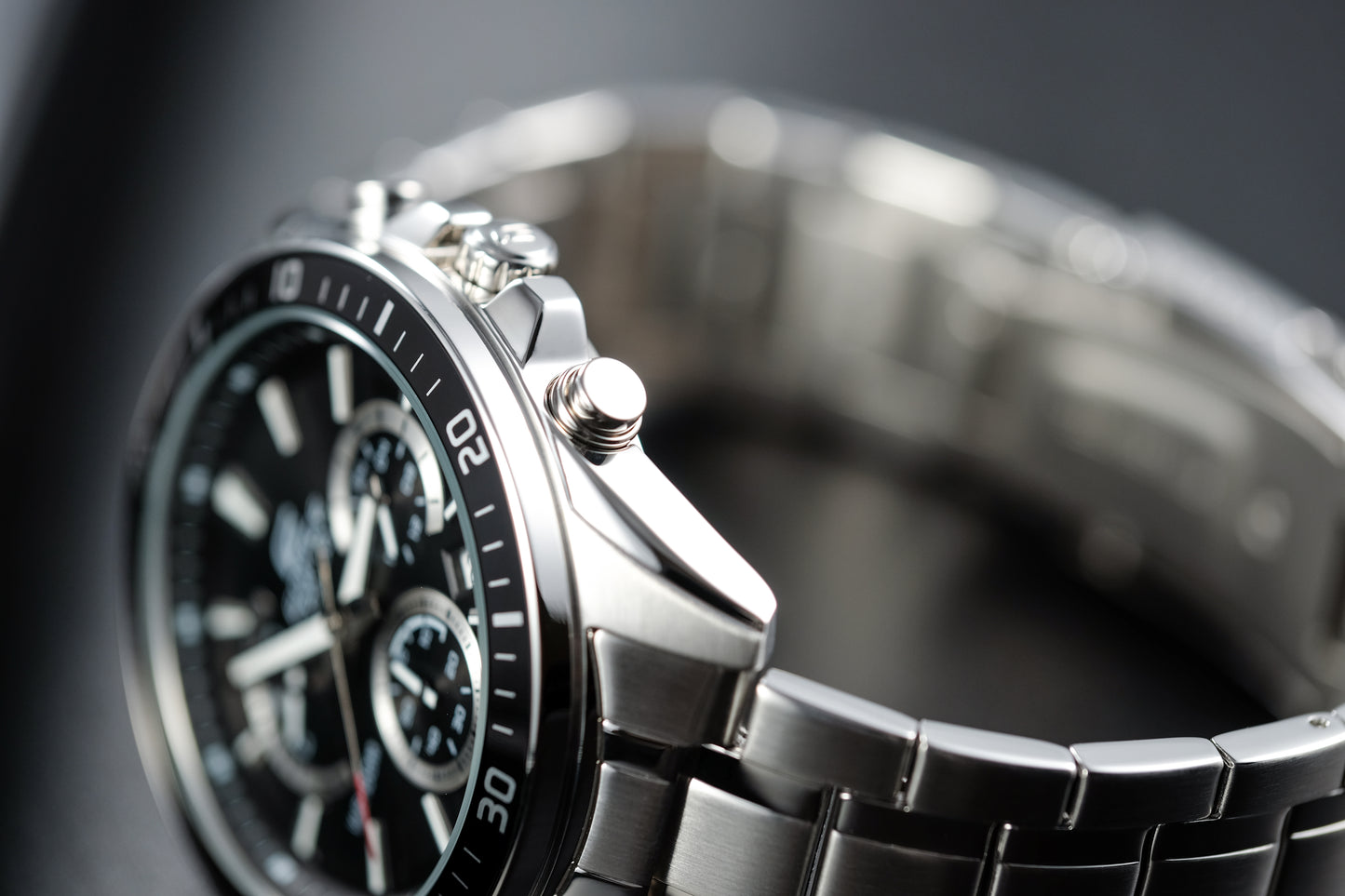 Casio Watch:Standard Chronograph EFR-552D-1AV
