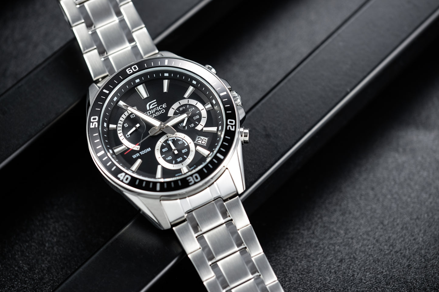 Casio Watch:Standard Chronograph EFR-552D-1AV