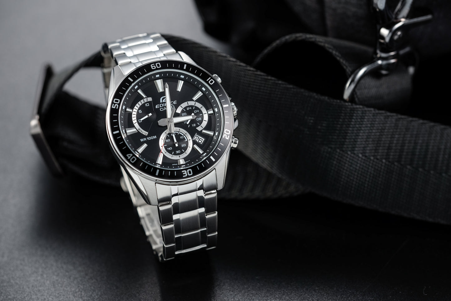 Casio Watch:Standard Chronograph EFR-552D-1AV
