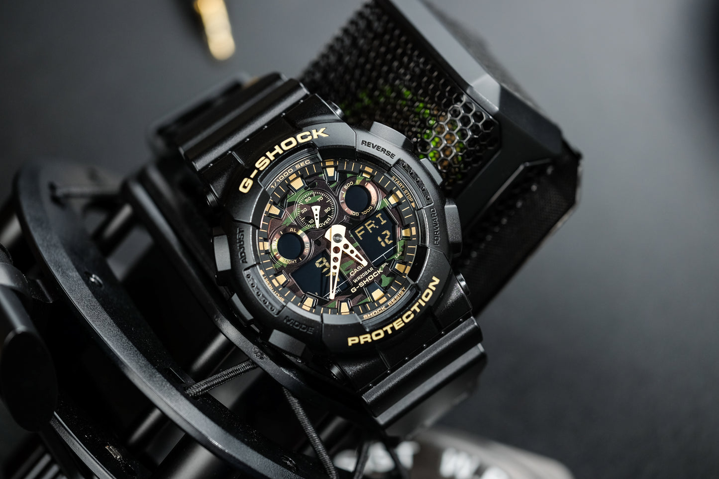 Casio Watch:ANALOG-DIGITAL GA-100 SERIES GA-100CF-1A9