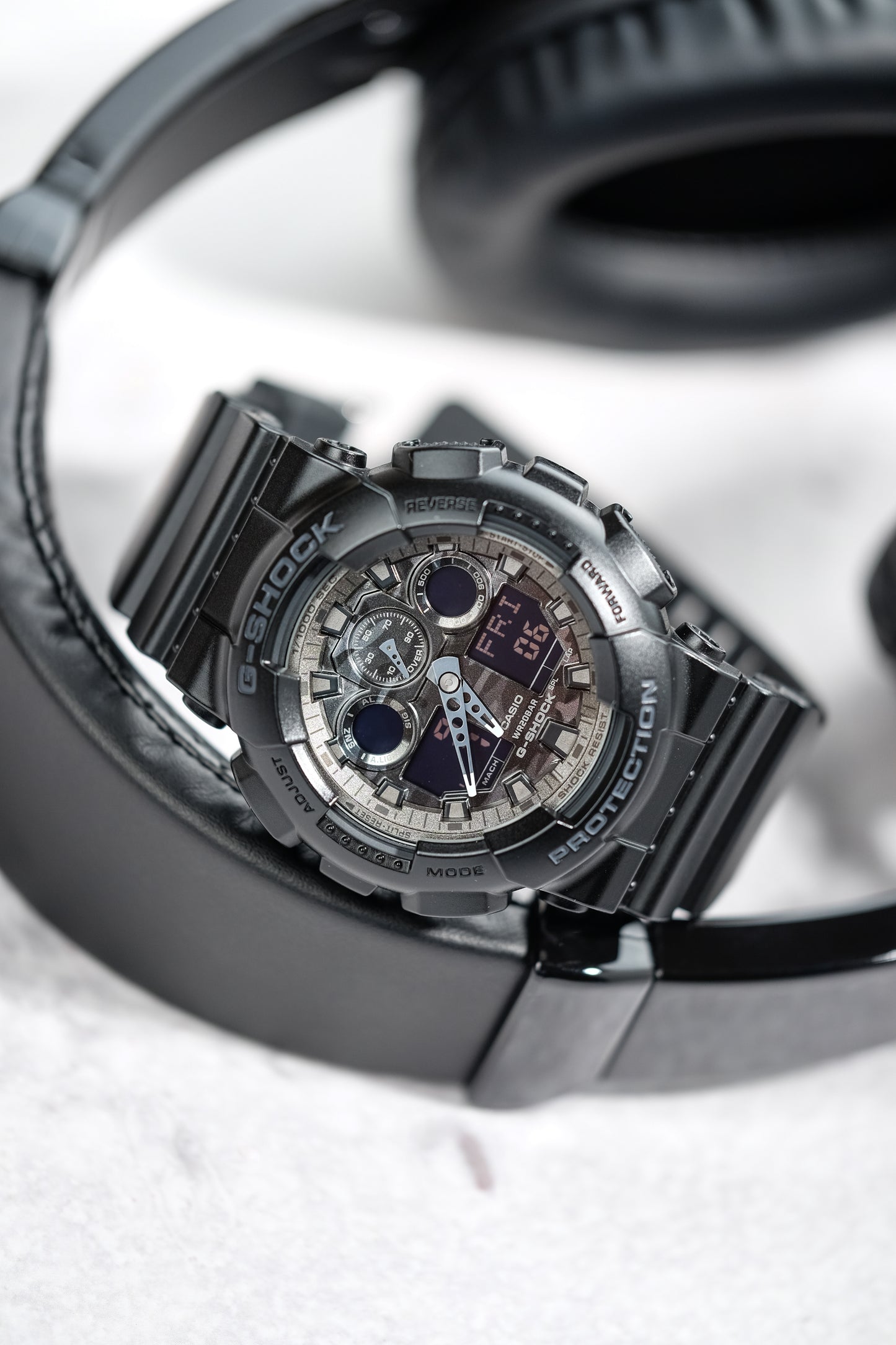 Casuo Watch:ANALOG-DIGITAL GA-100 SERIES GA-100CF-1A