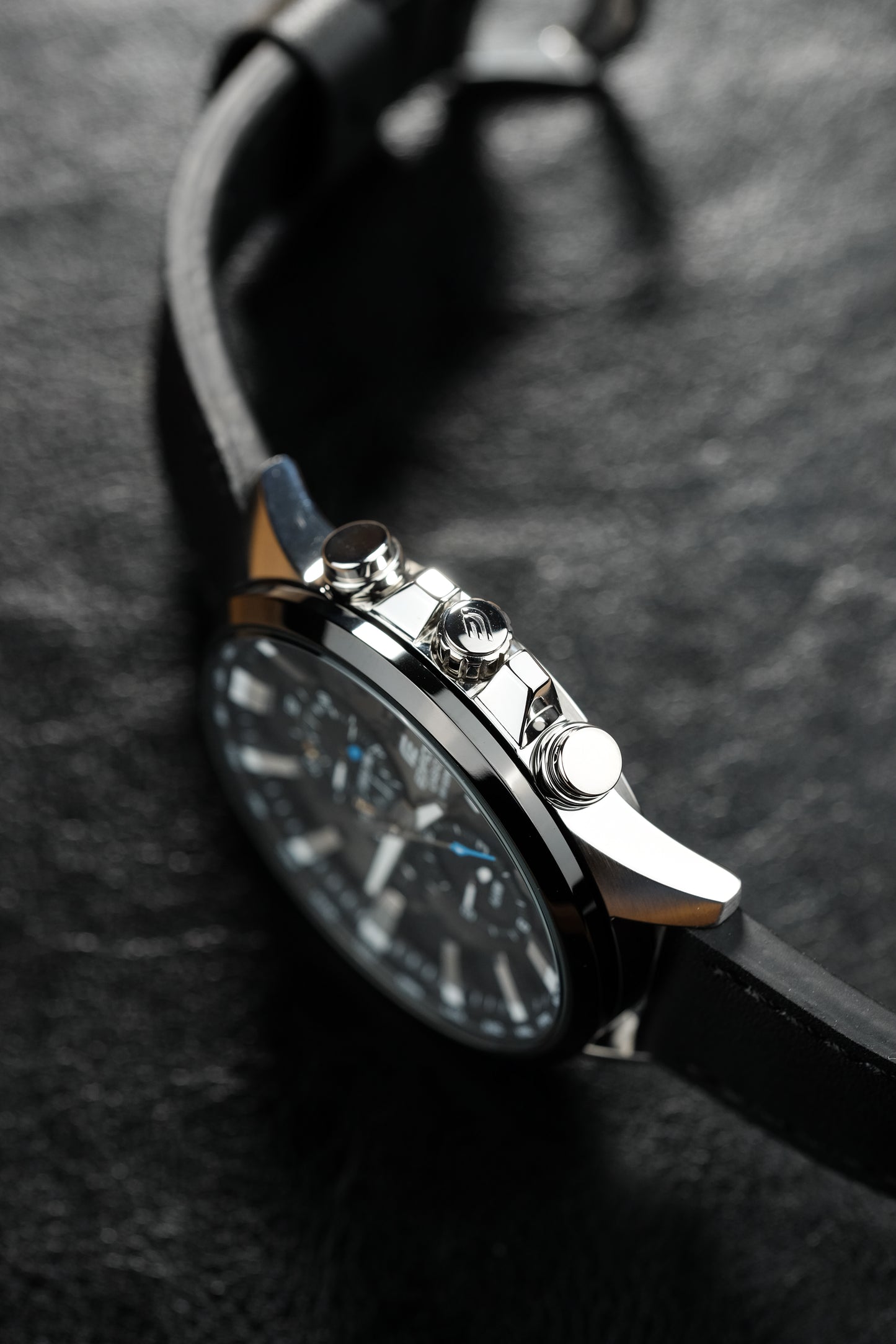Casio Watch:Multi Hands EFR-303L-1AV