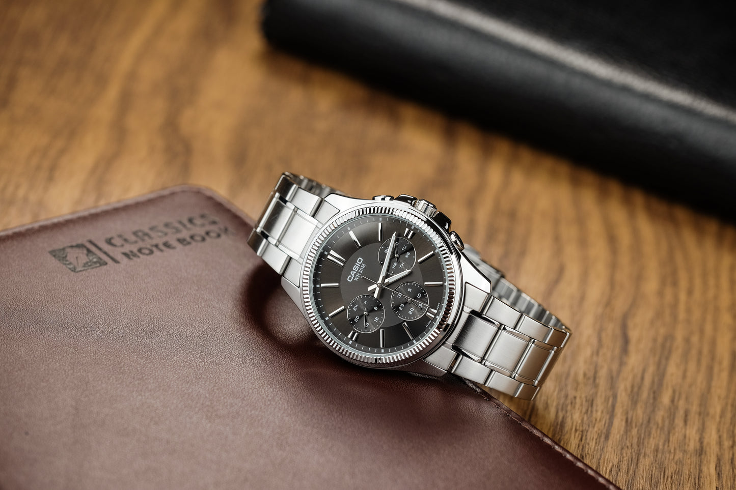 Casio watch:Analog MTP-1375D-1AV