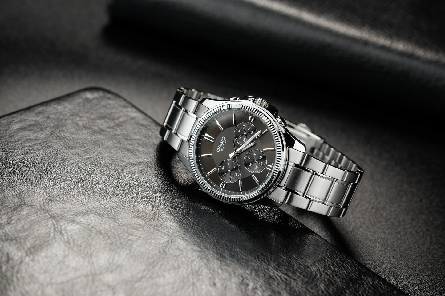 Casio watch:Analog MTP-1375D-1AV