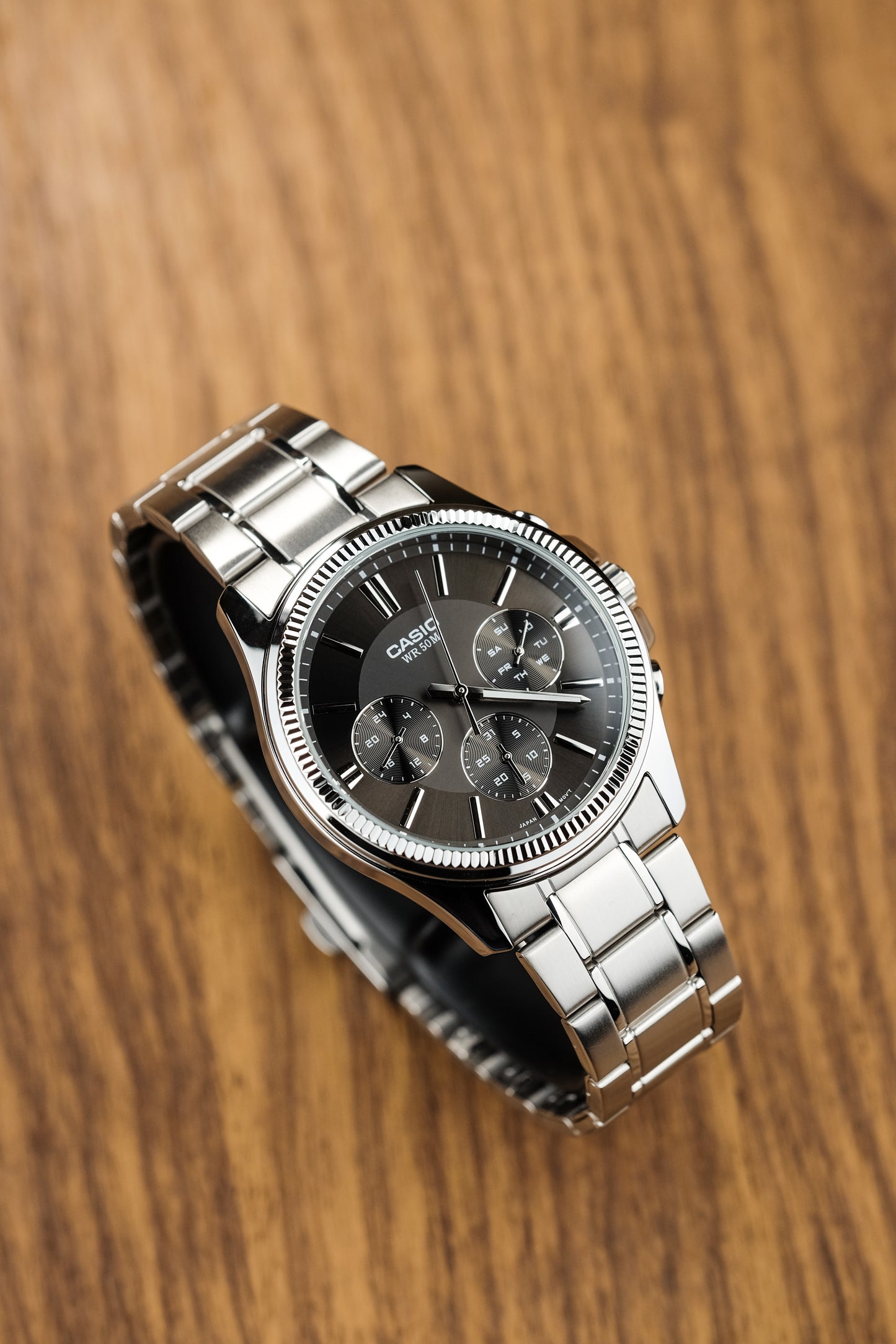 Casio watch:Analog MTP-1375D-1AV