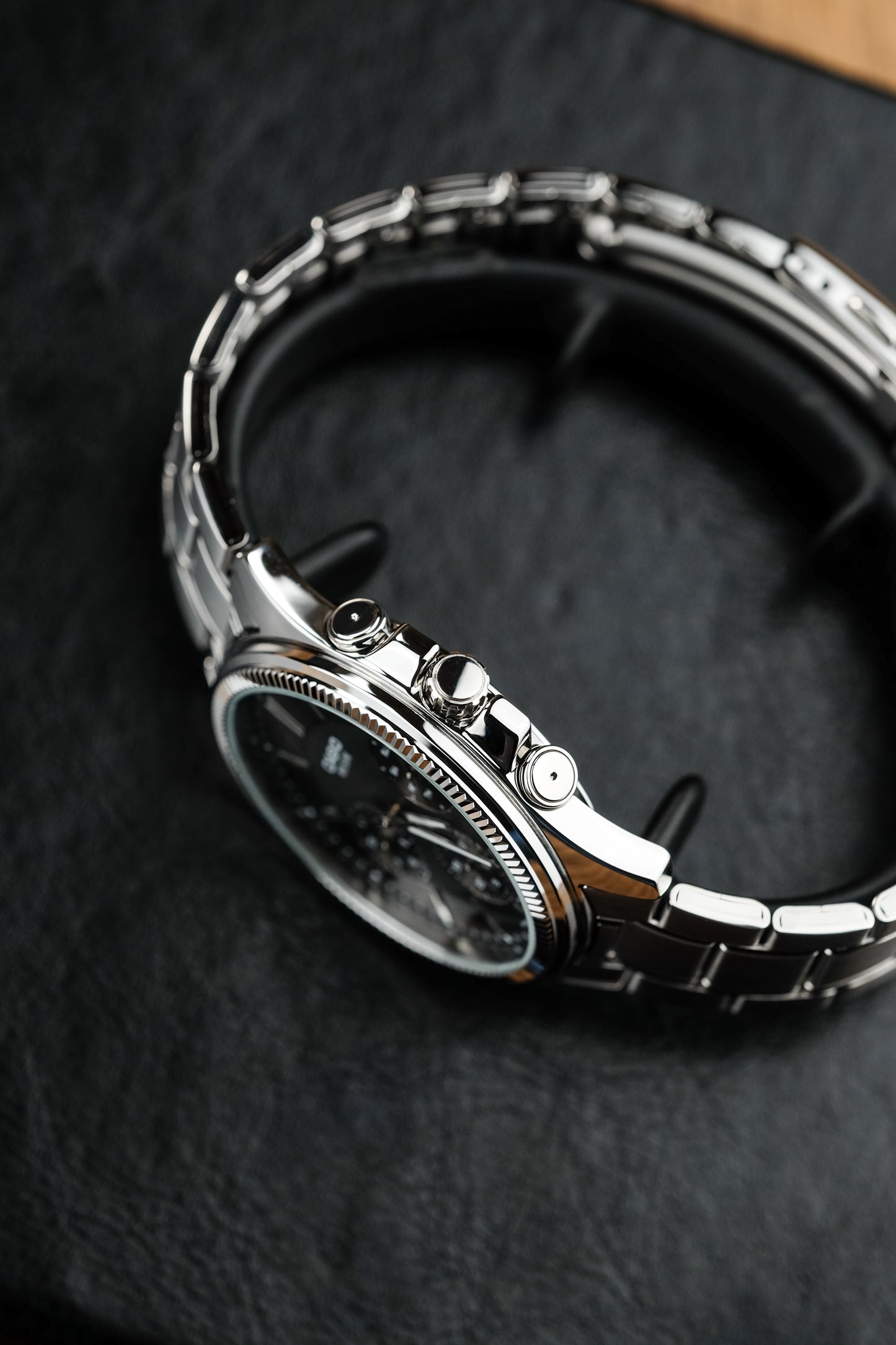 Casio watch:Analog MTP-1375D-1AV