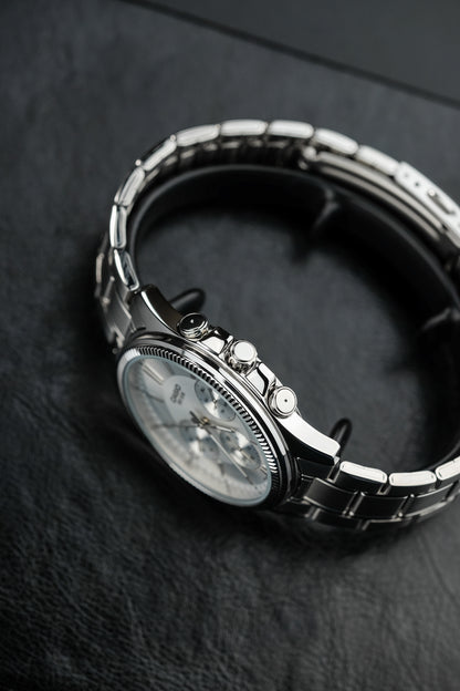 Casio watch:Analog MTP-1375D-1AV