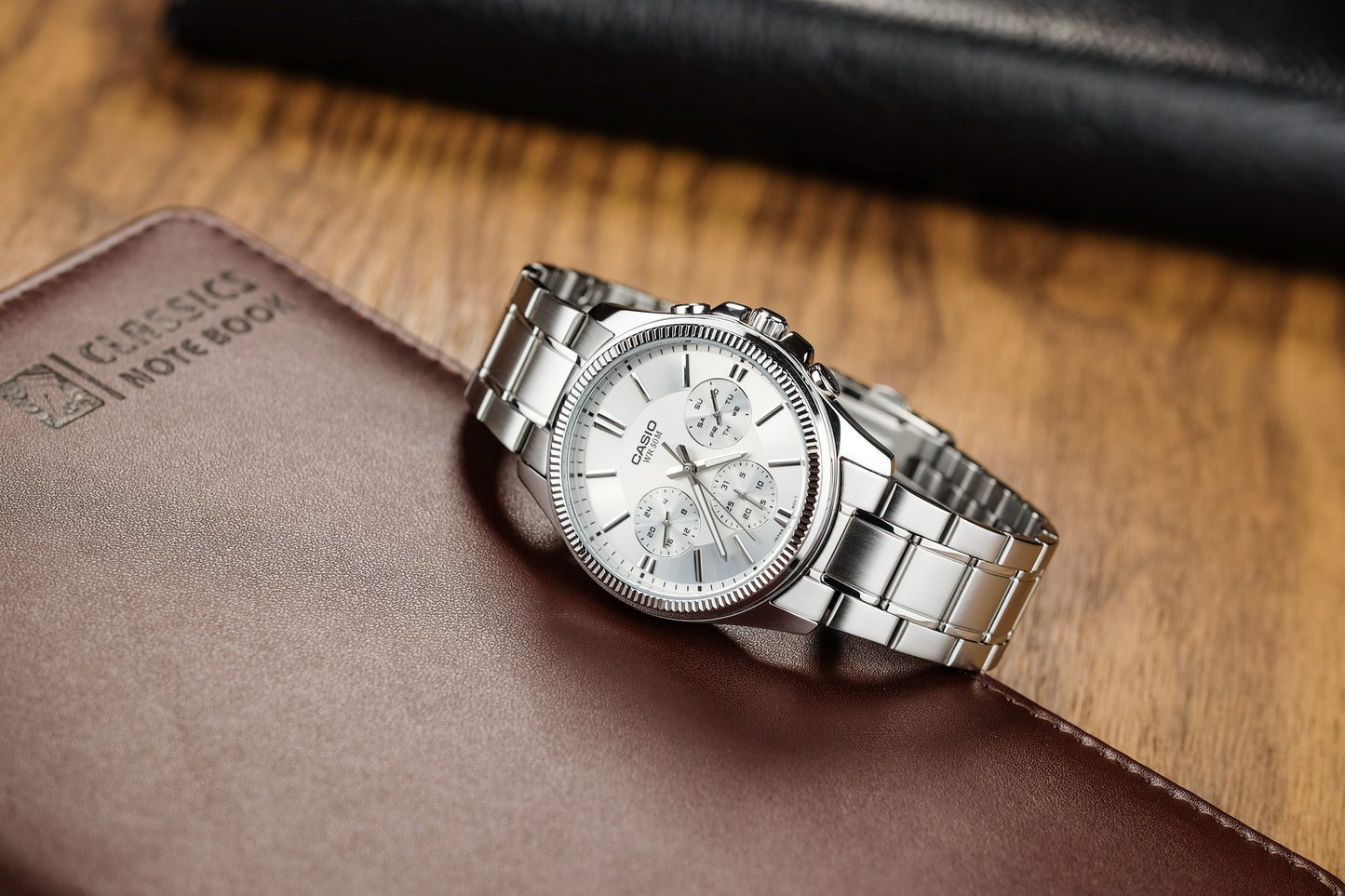 Casio watch:Analog MTP-1375D-1AV