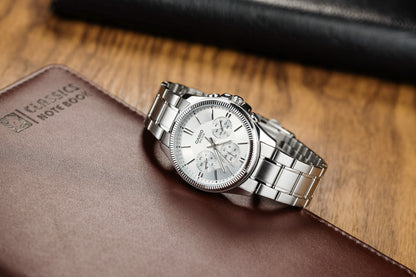 Casio watch:Analog MTP-1375D-1AV