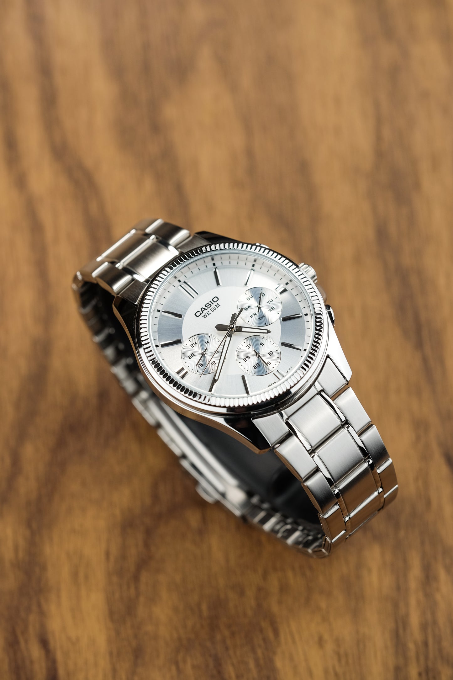 Casio watch:Analog MTP-1375D-1AV