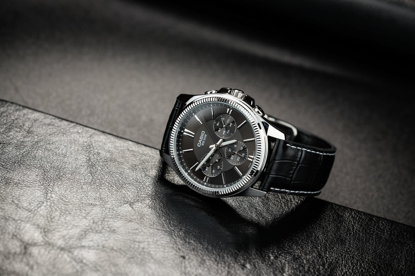Casio watch:Analog MTP-1375L-1AV