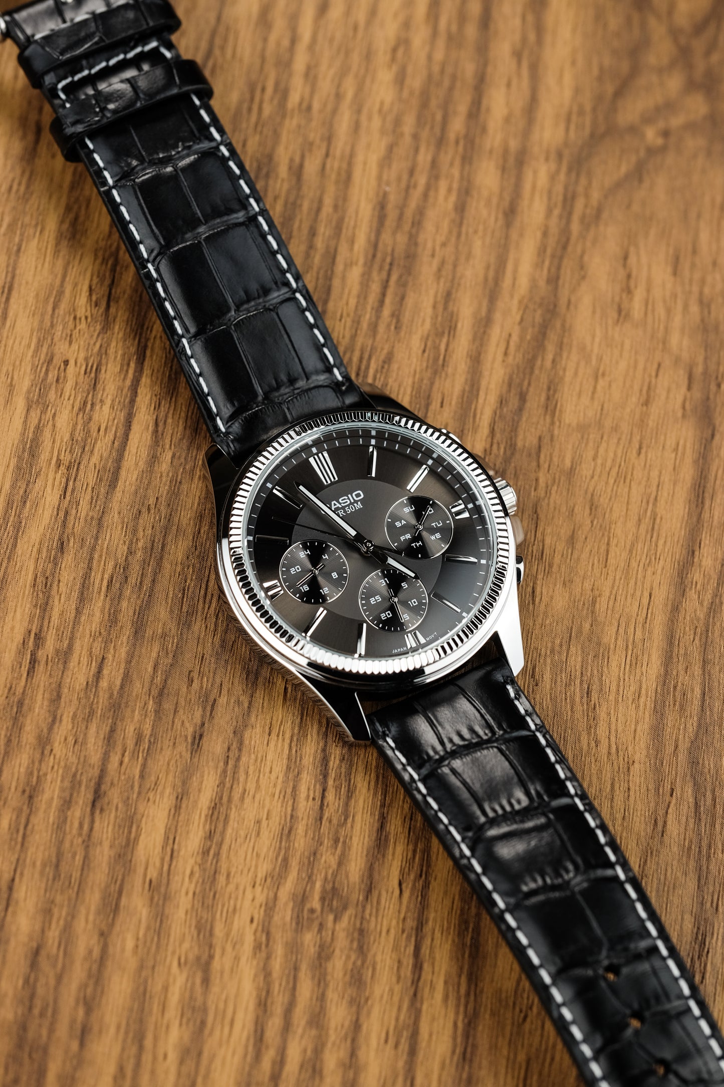 Casio watch:Analog MTP-1375L-1AV