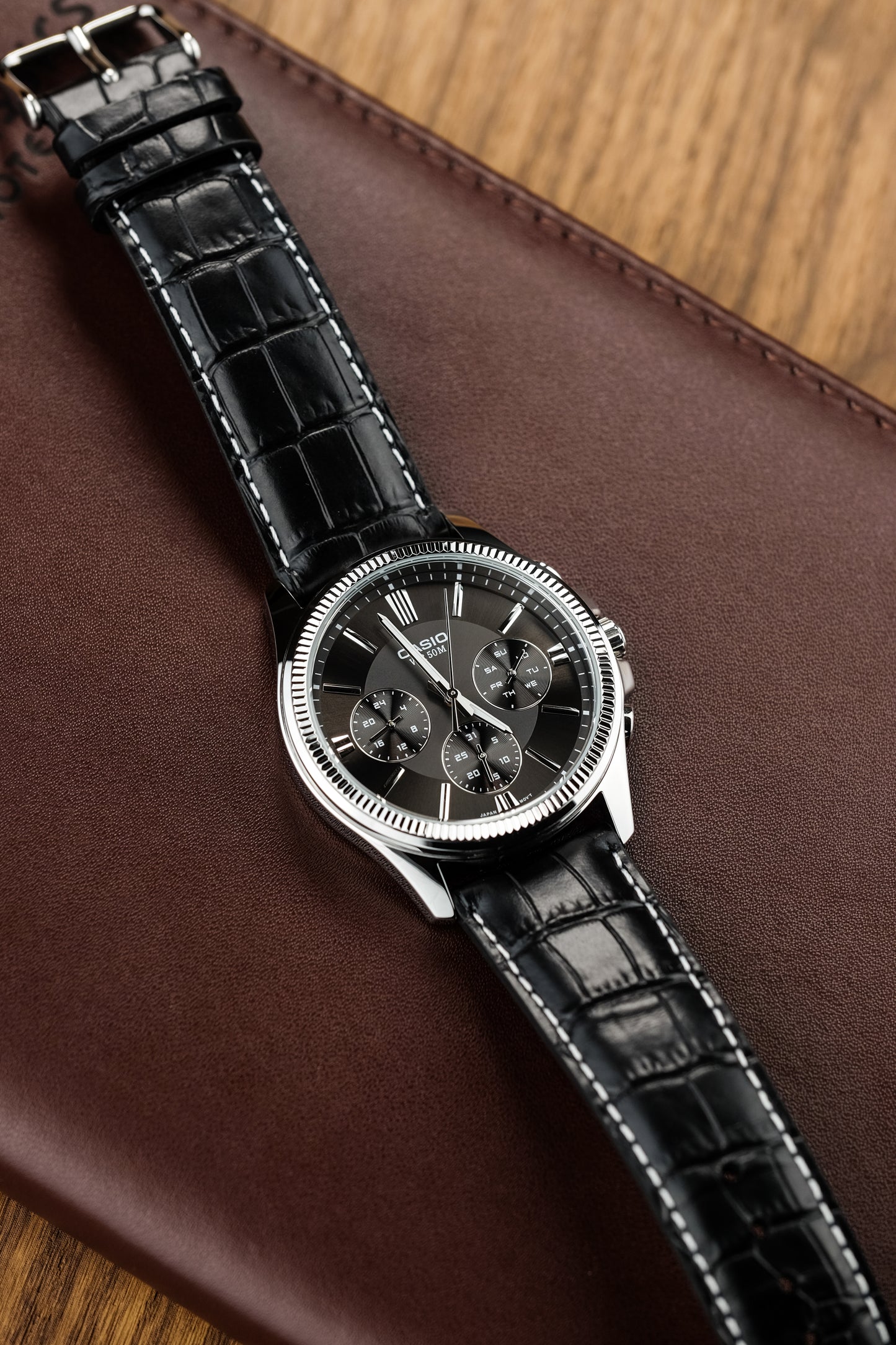 Casio watch:Analog MTP-1375L-1AV