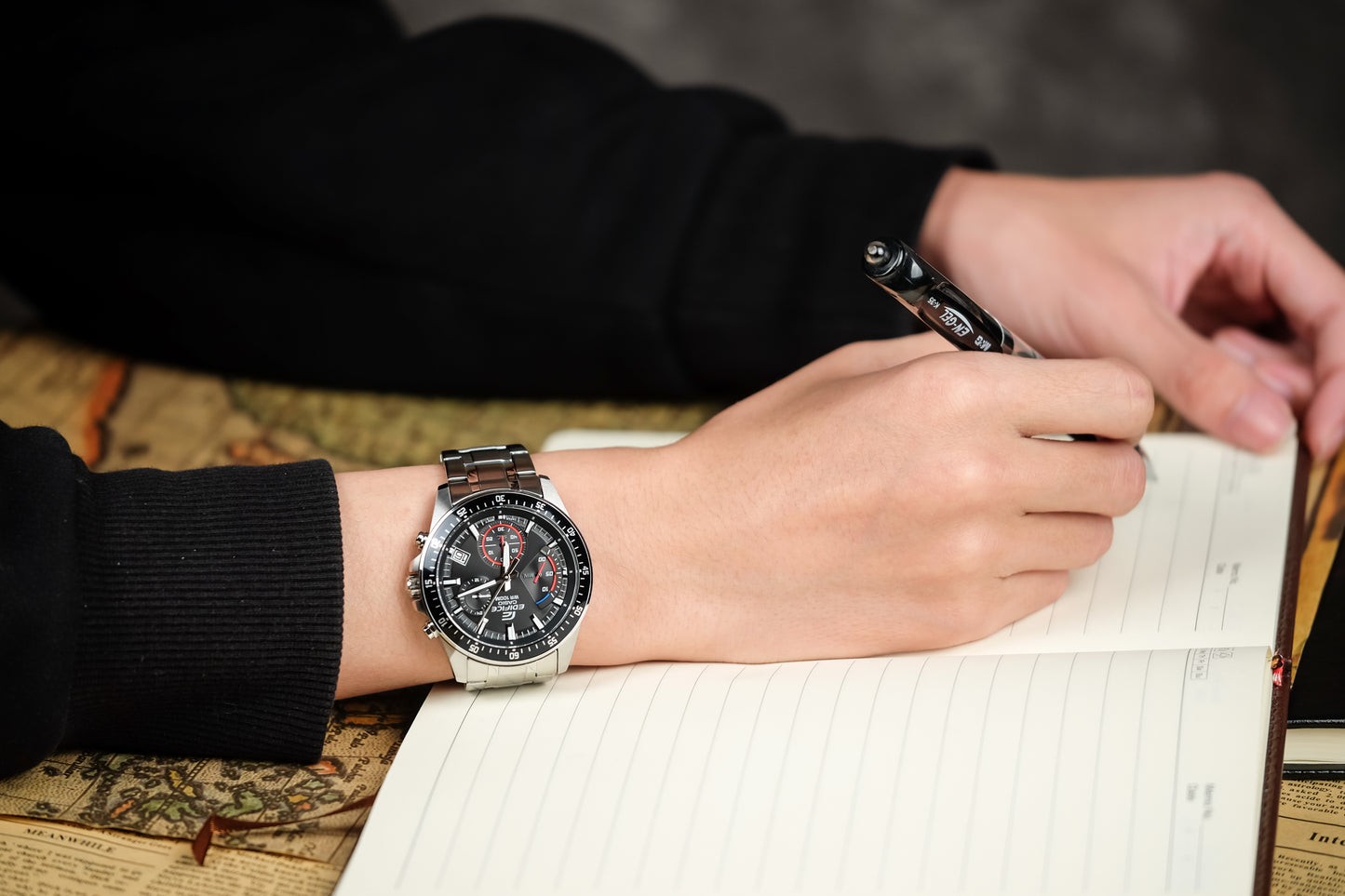Montre Casio : Chronographe Standard EFV-540D-1AV