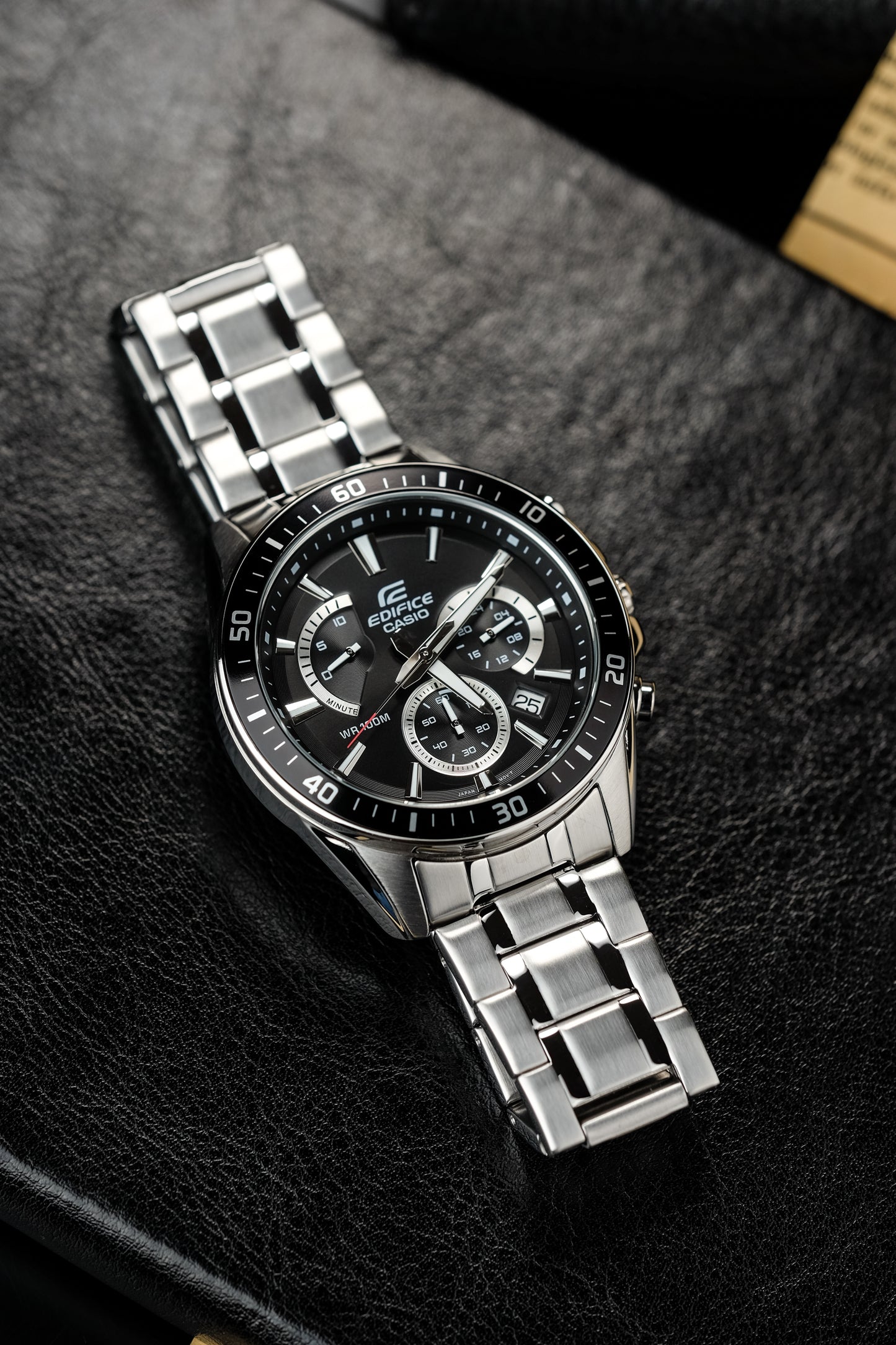 Casio Watch:Standard Chronograph EFR-552D-1AV