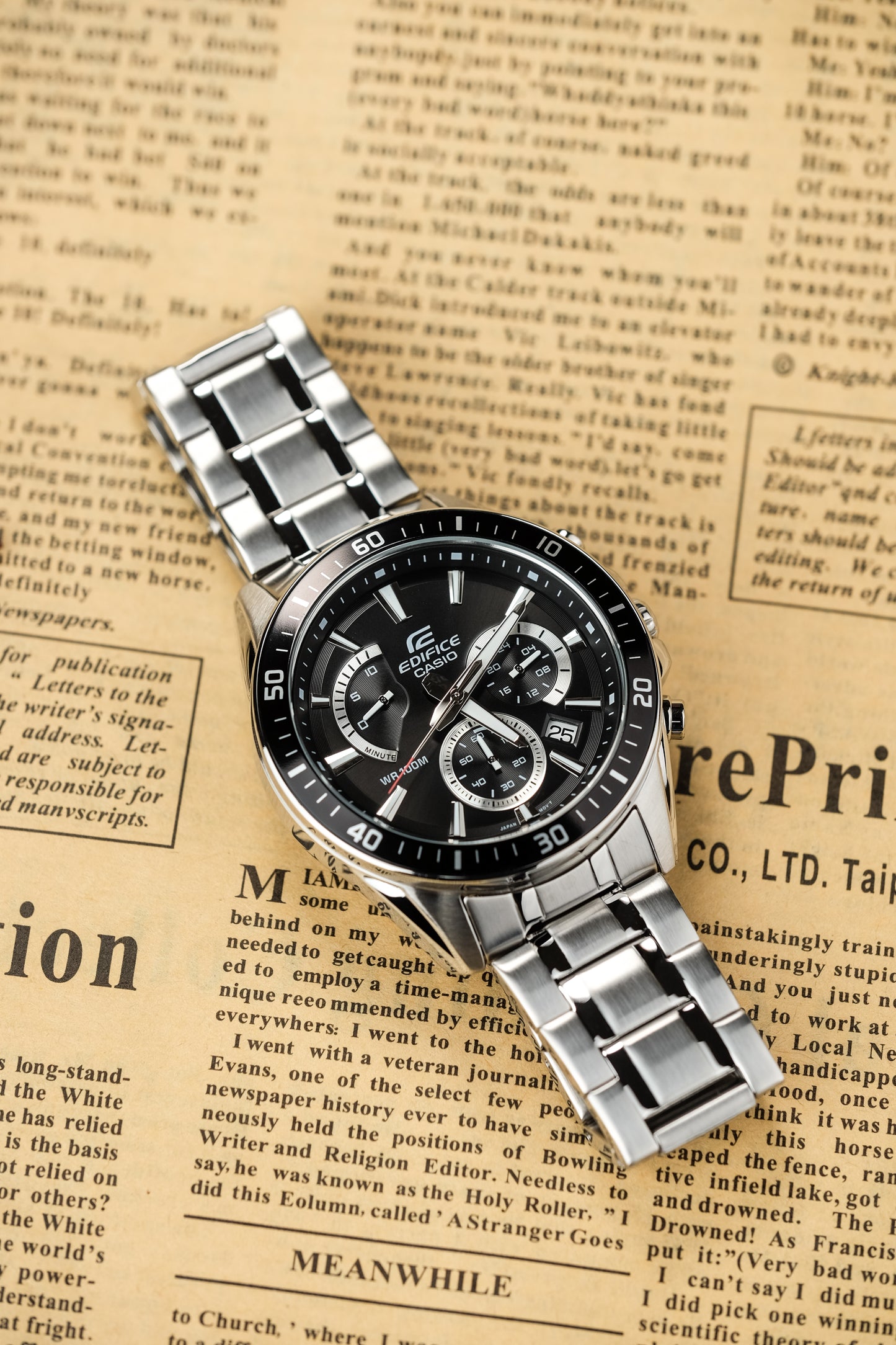 Casio Watch:Standard Chronograph EFR-552D-1AV