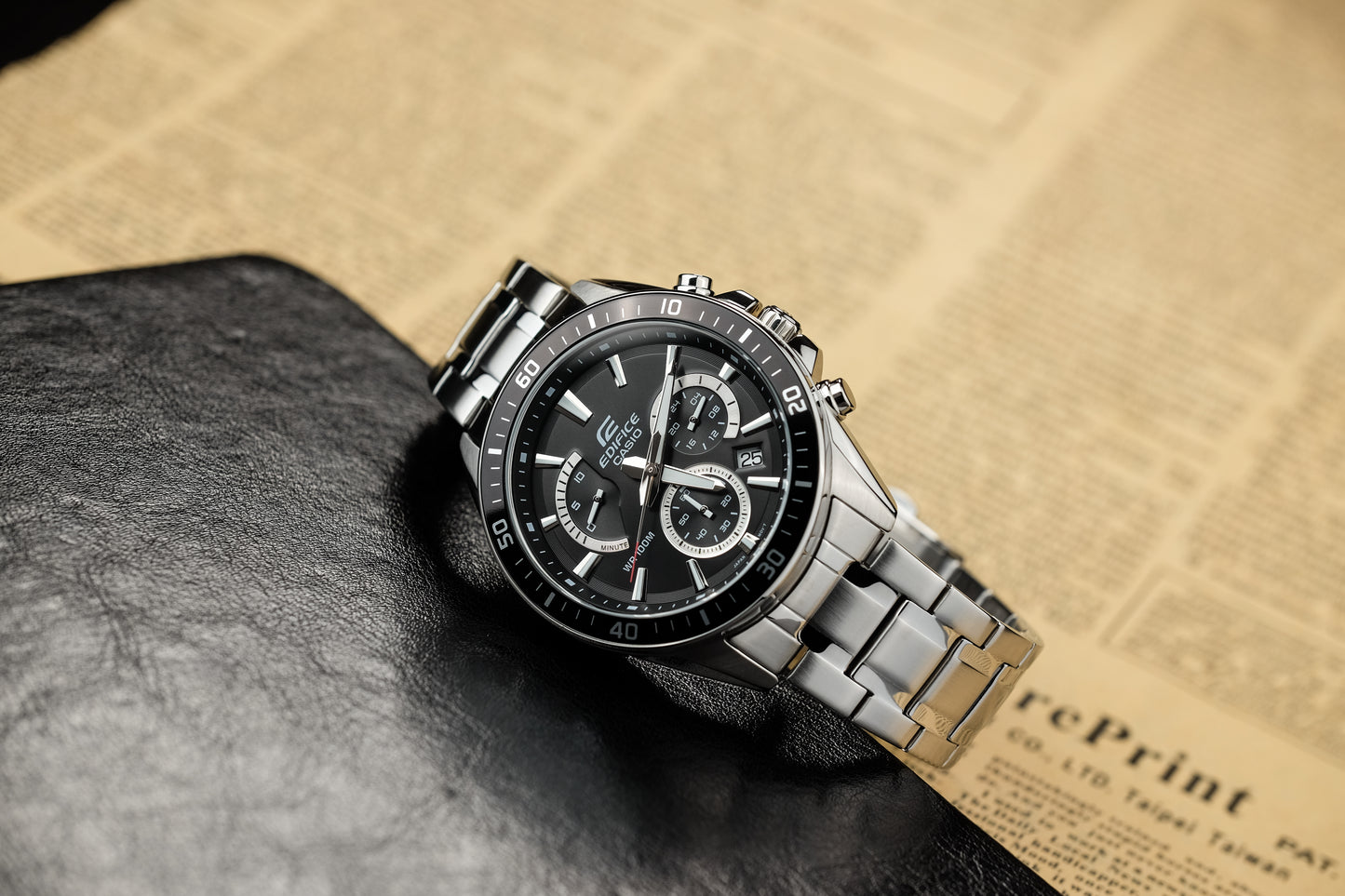 Casio Watch:Standard Chronograph EFR-552D-1AV